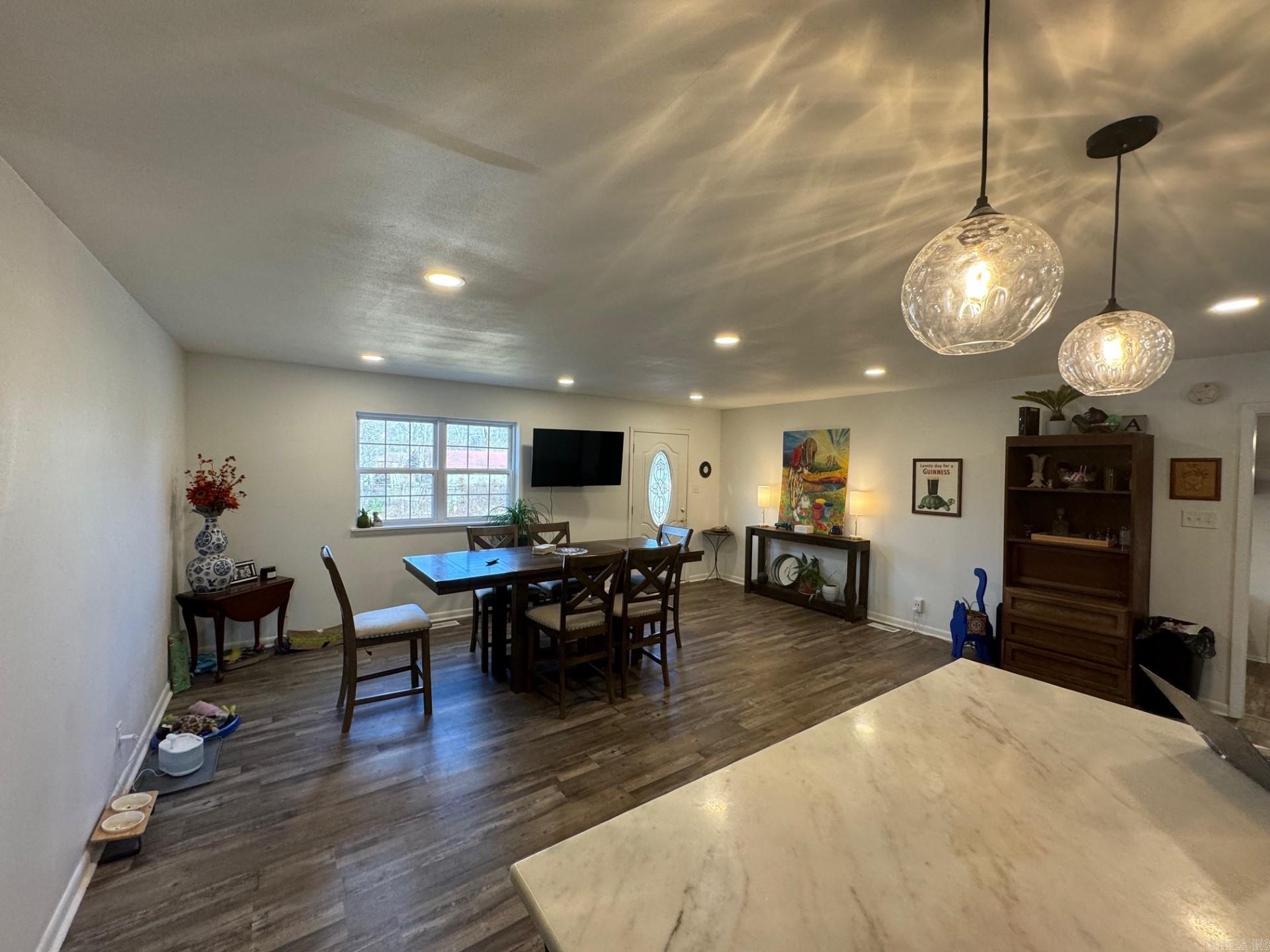 PEBBLE LAKE - Residential