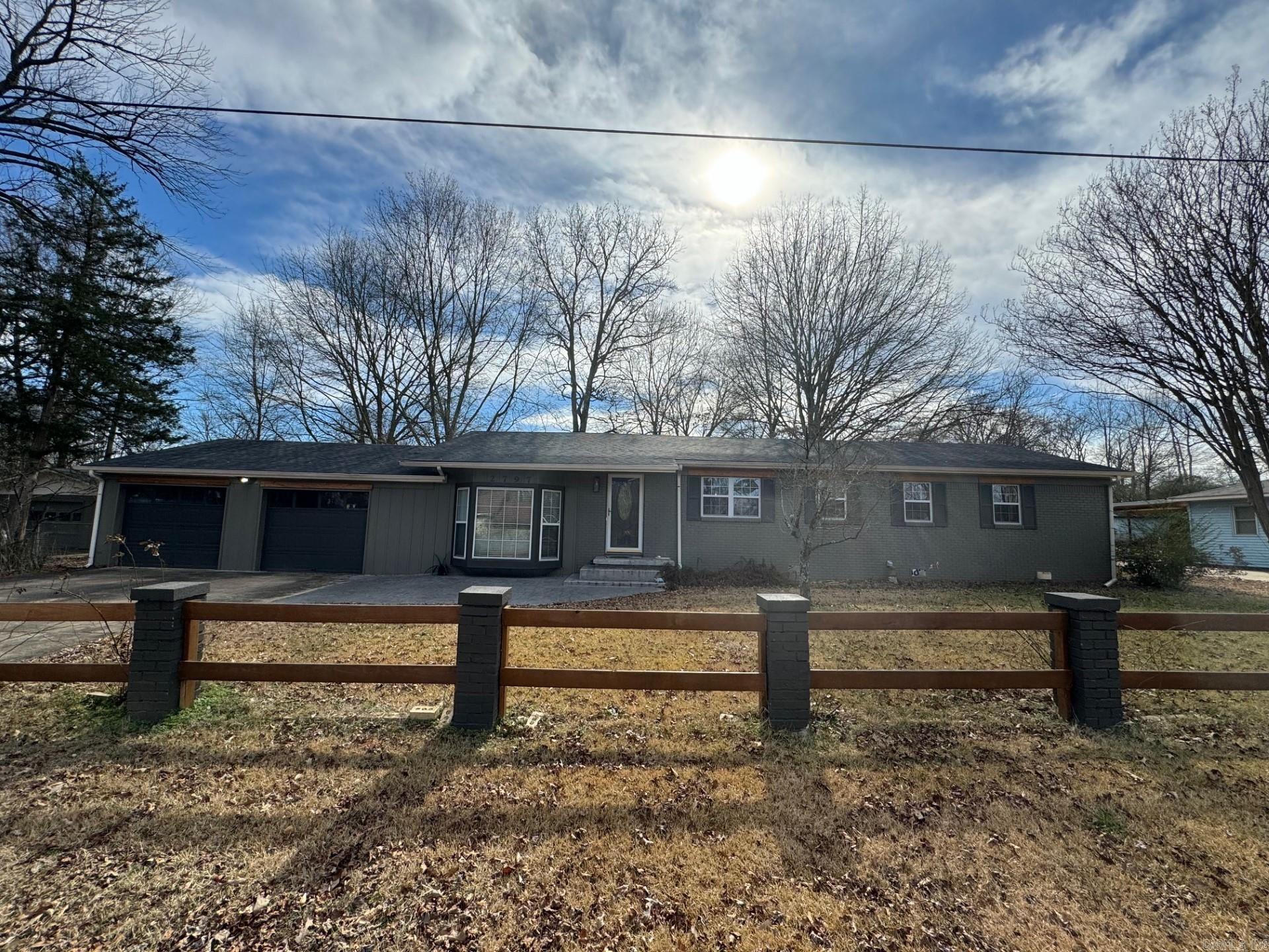 PEBBLE LAKE - Residential