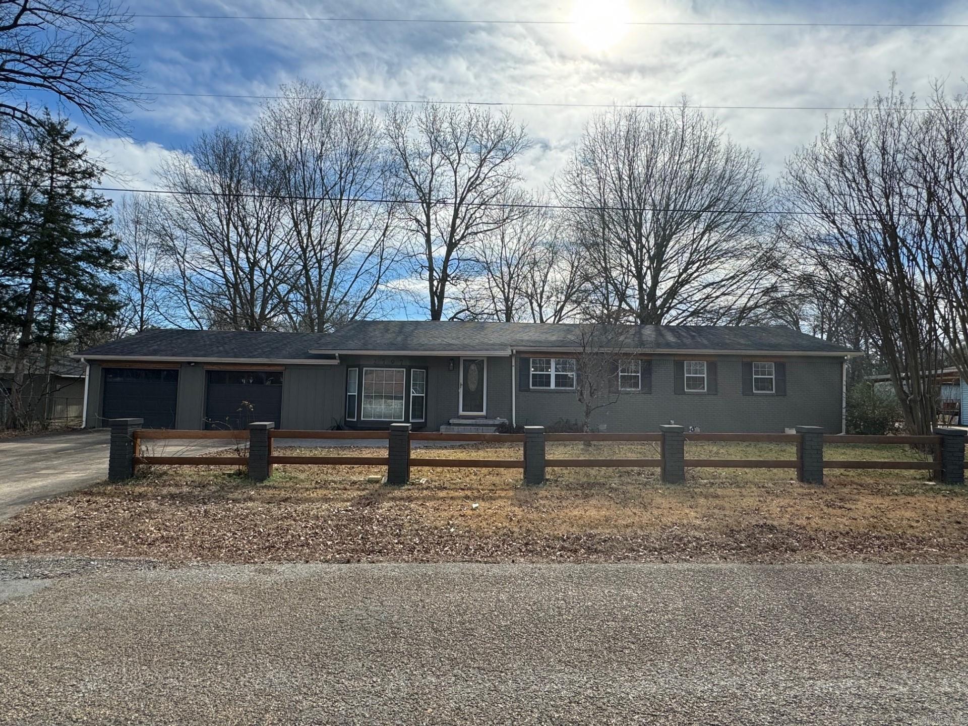 PEBBLE LAKE - Residential