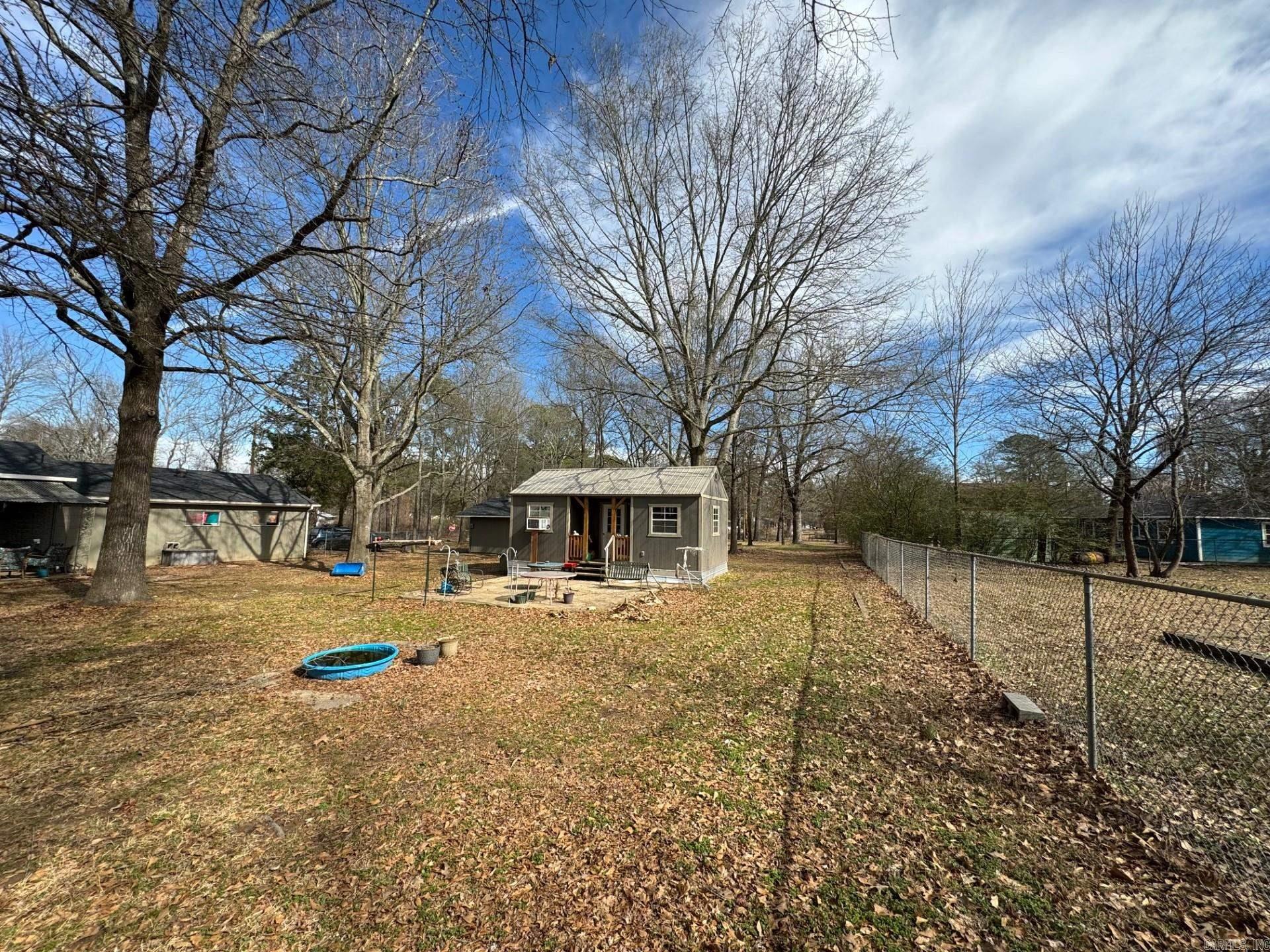 PEBBLE LAKE - Residential