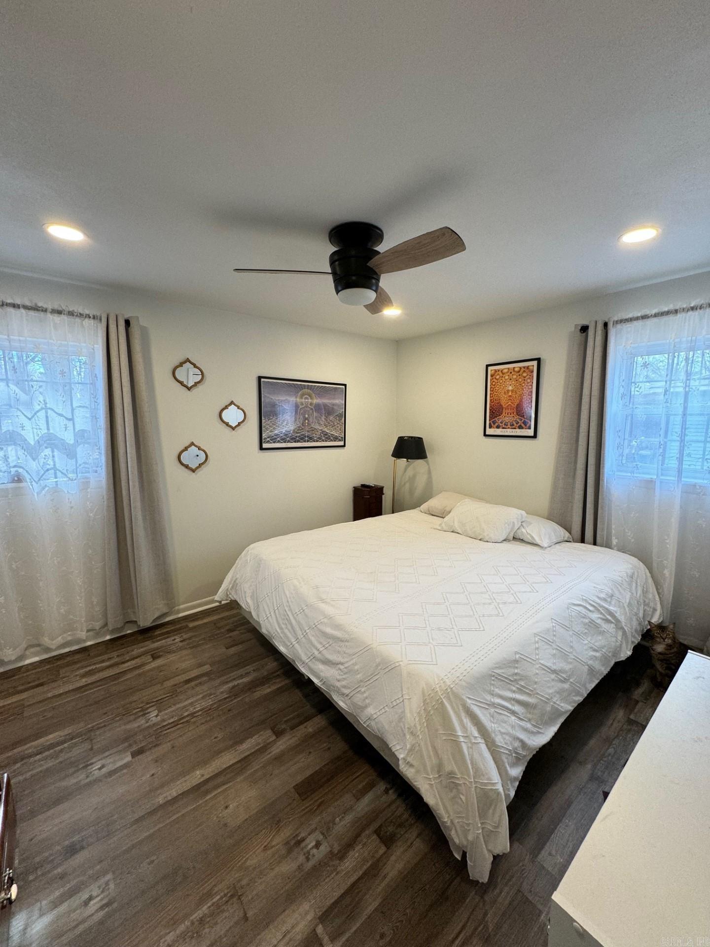 PEBBLE LAKE - Residential