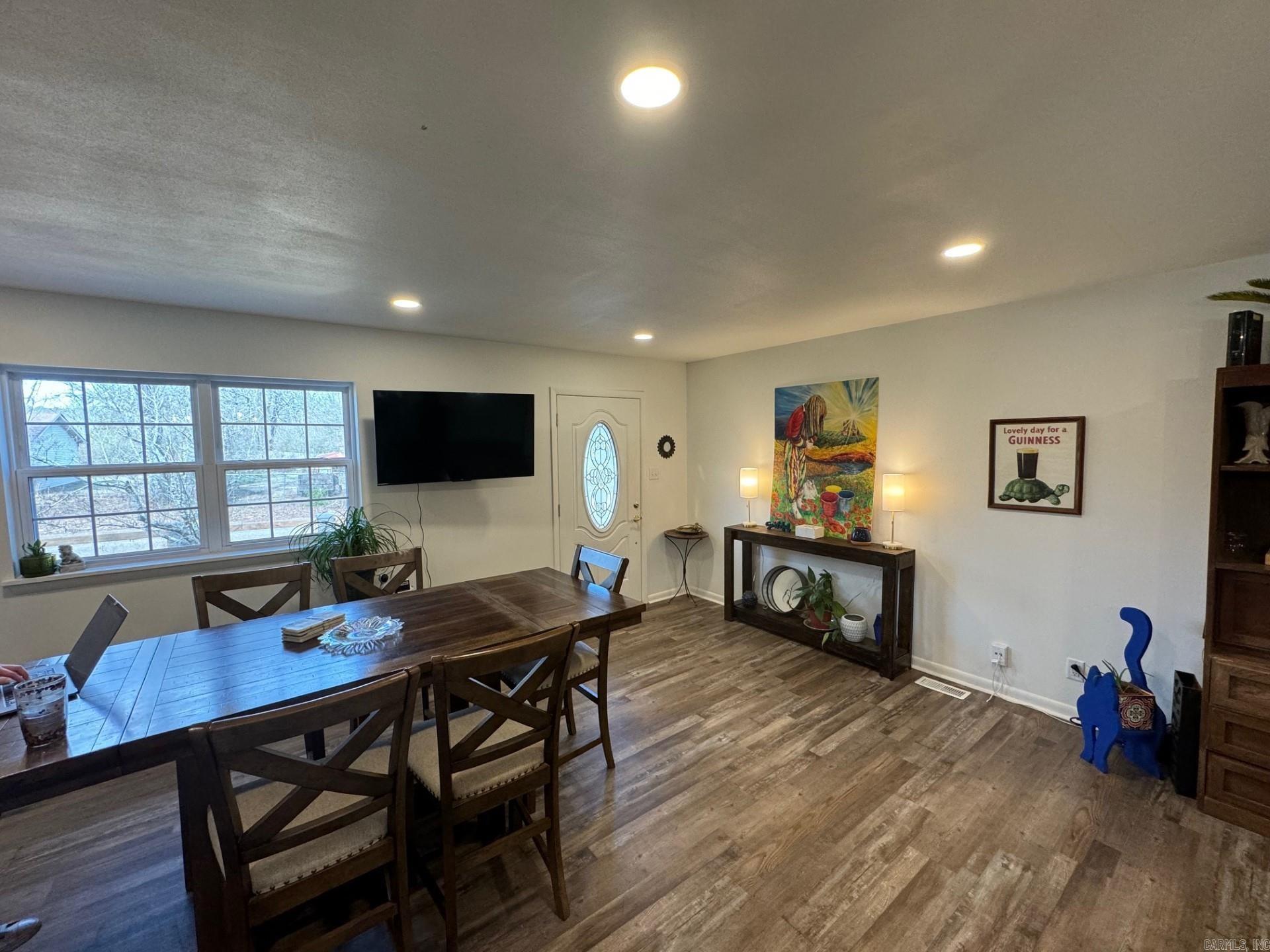 PEBBLE LAKE - Residential