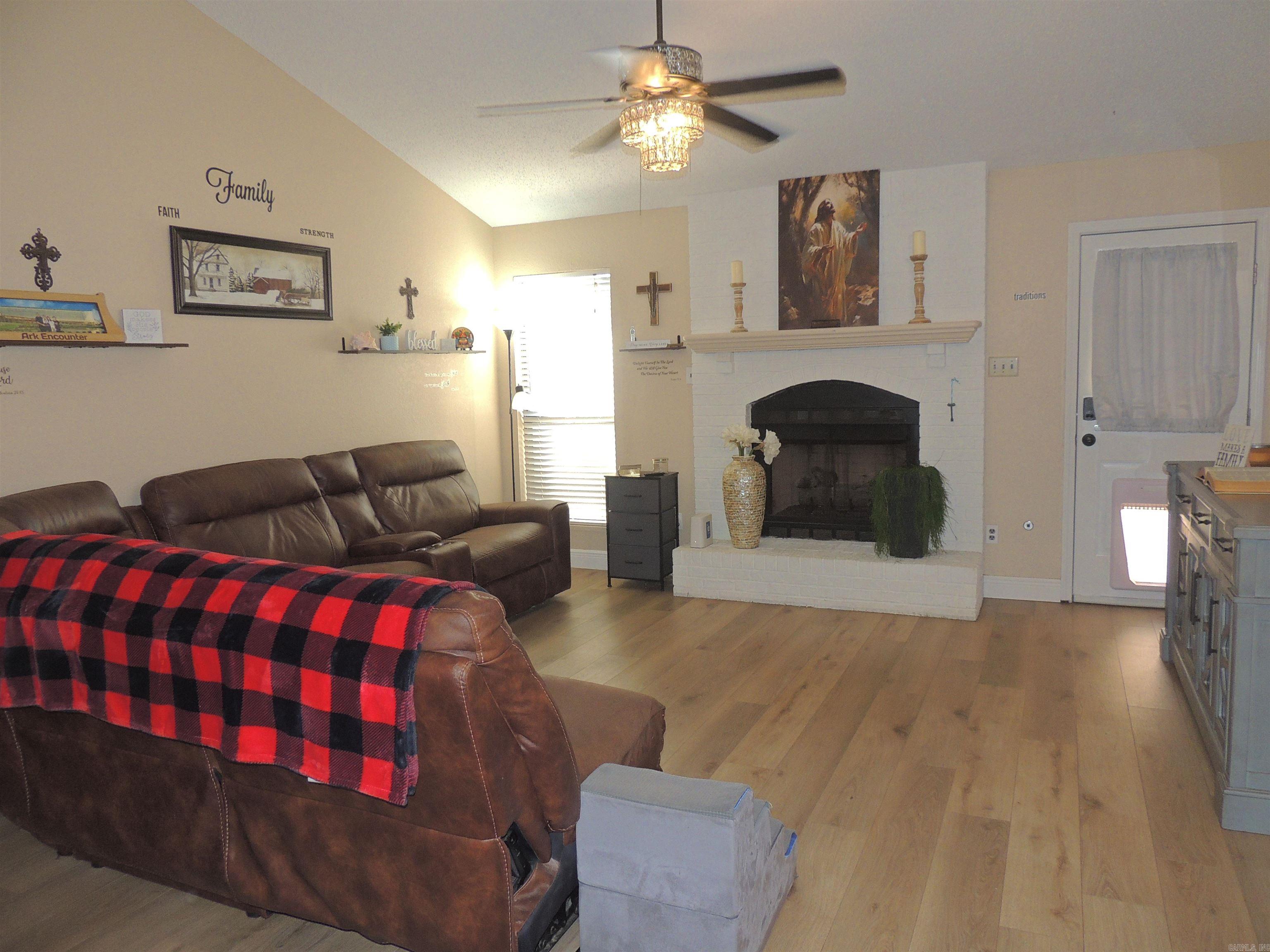 ROLLING OAKS - Residential