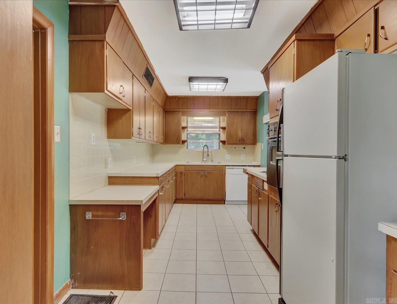 Sherwood Forest - Residential Lease