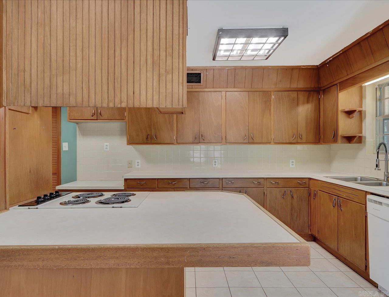 Sherwood Forest - Residential Lease