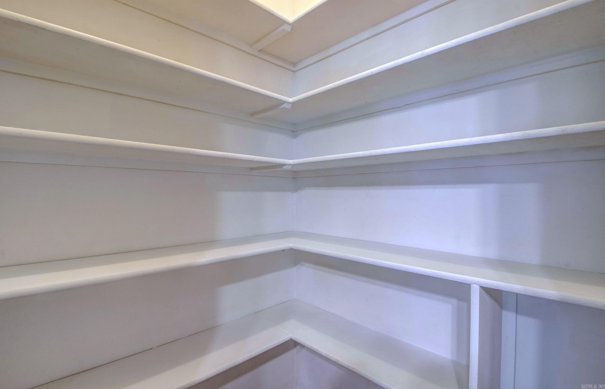 COUNTRY CLUB OF ARK THE - Residential