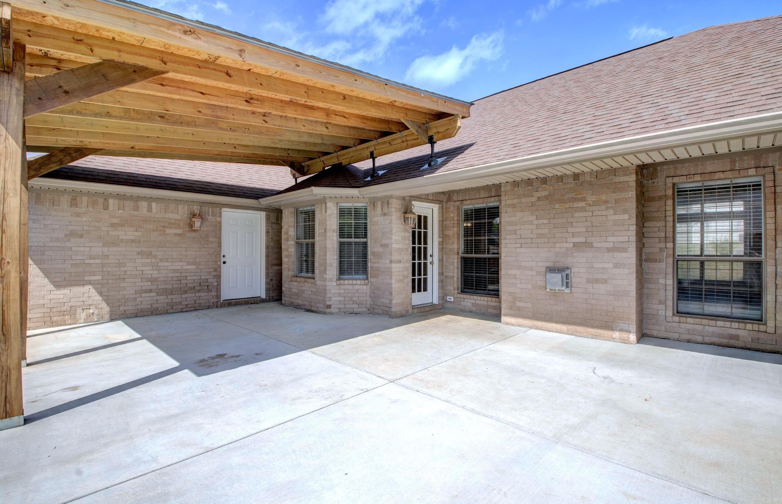 COUNTRY CLUB OF ARK THE - Residential