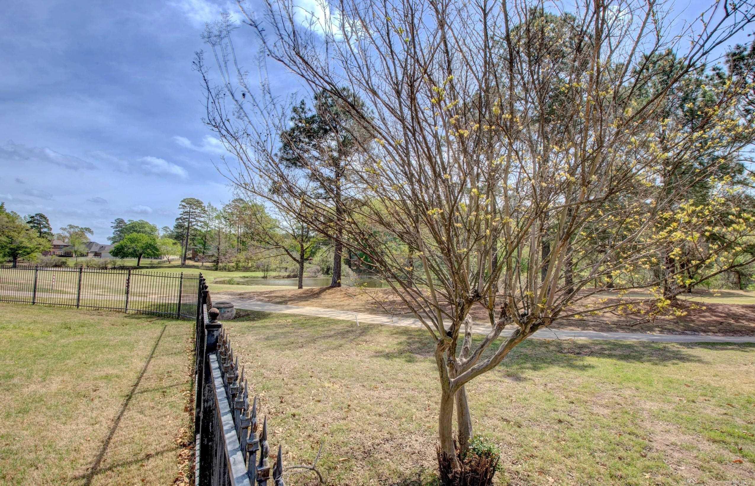 COUNTRY CLUB OF ARK THE - Residential