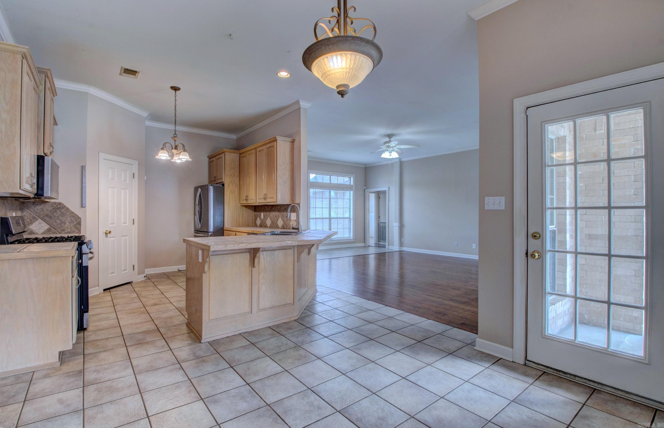 COUNTRY CLUB OF ARK THE - Residential