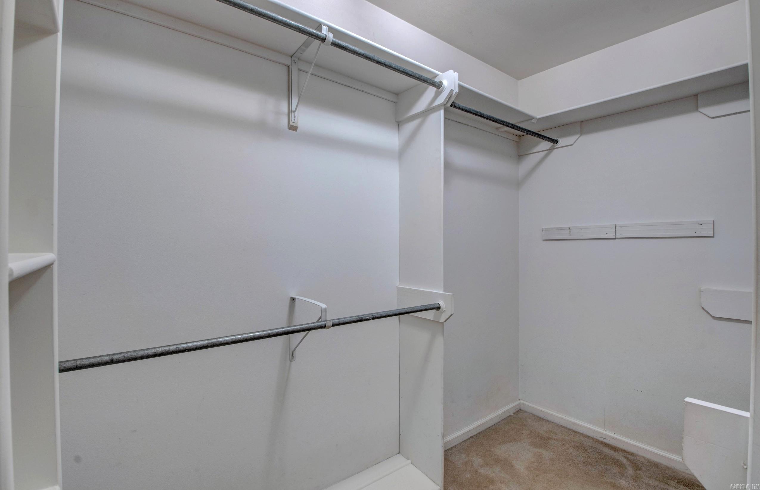 COUNTRY CLUB OF ARK THE - Residential