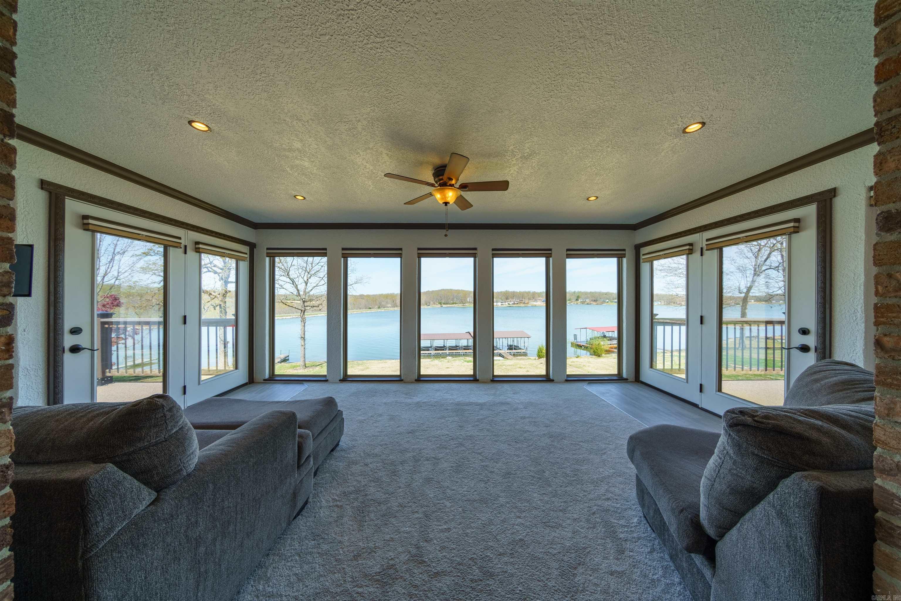 SOUTH SHORE - Residential