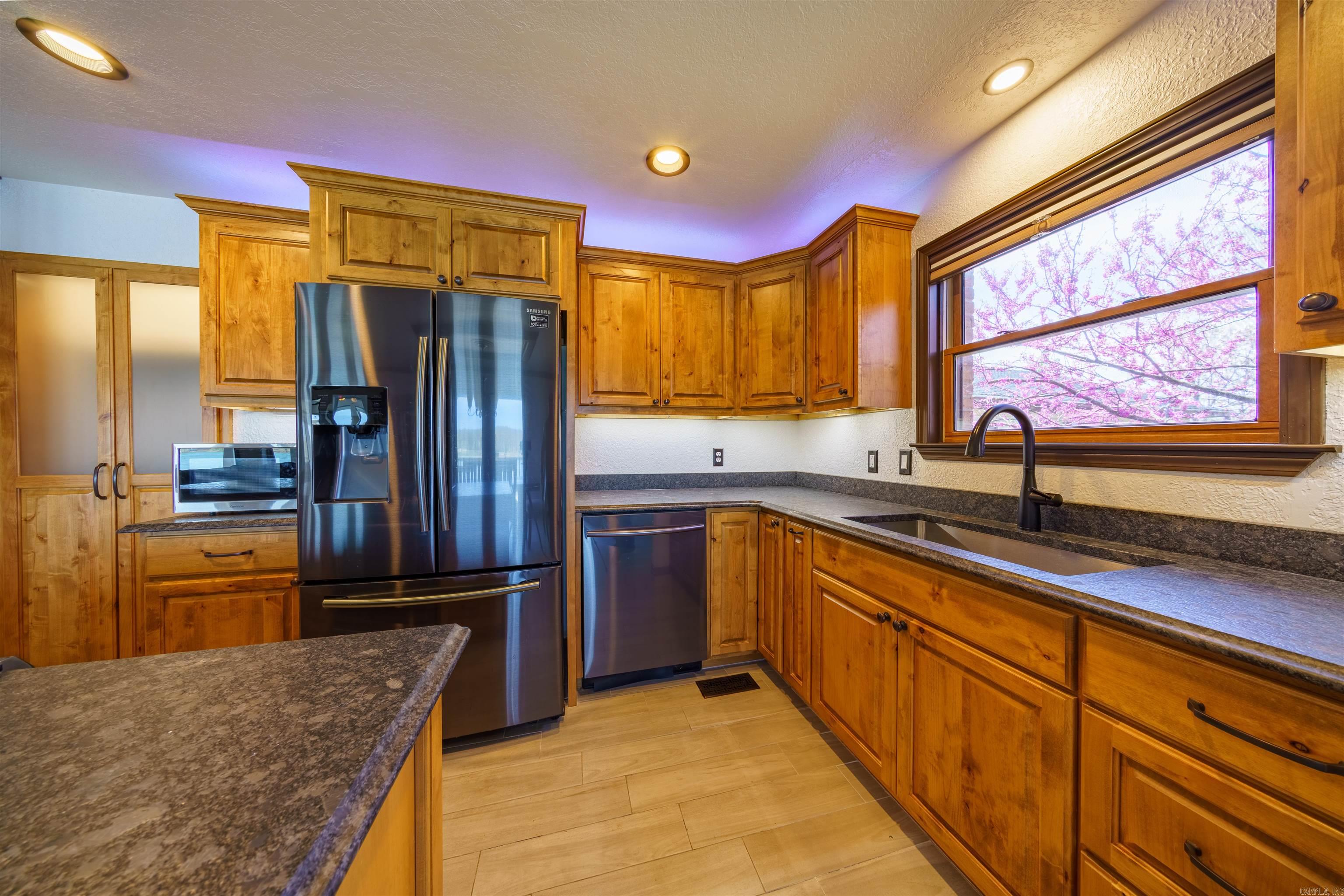 SOUTH SHORE - Residential