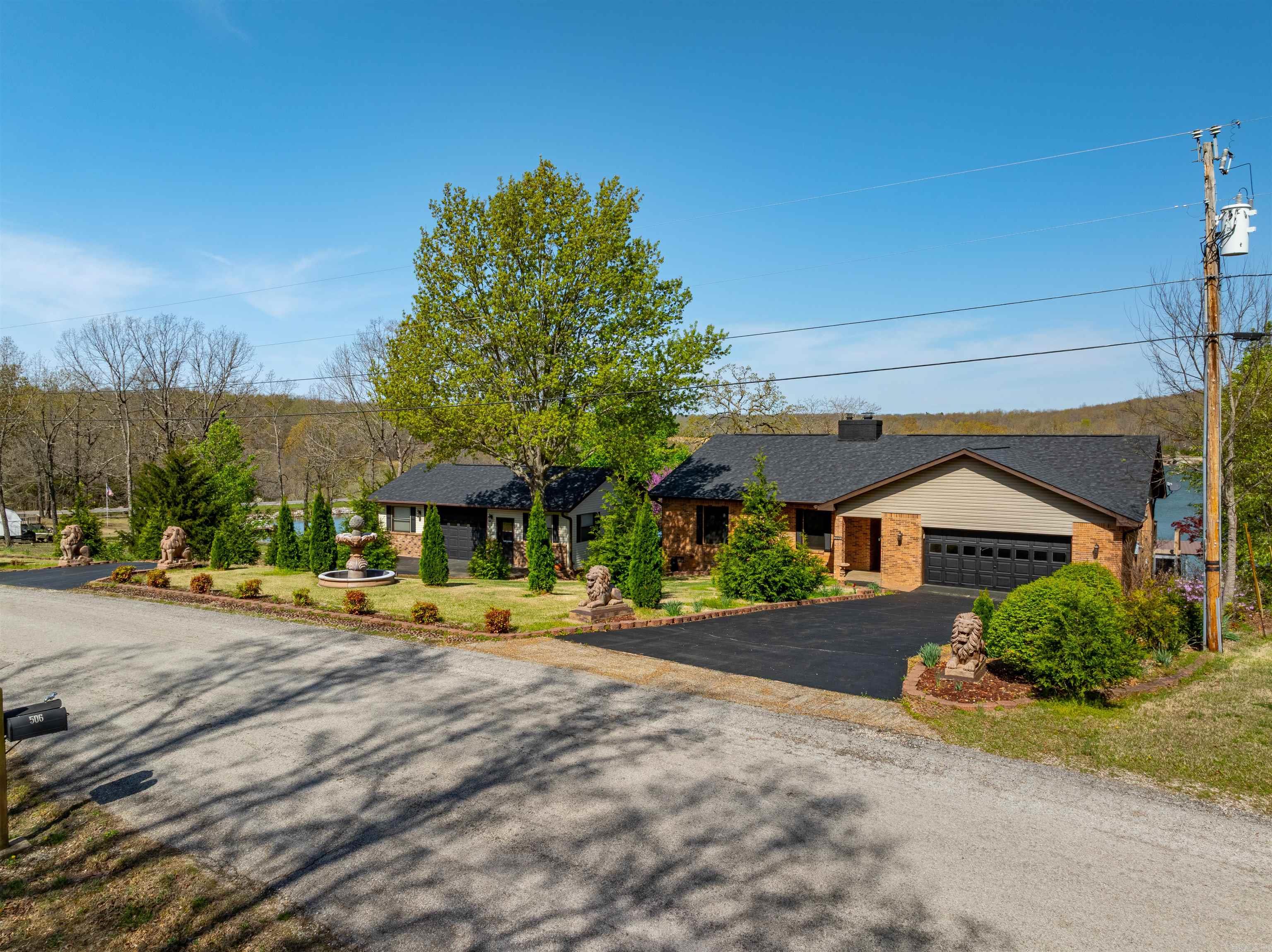 SOUTH SHORE - Residential