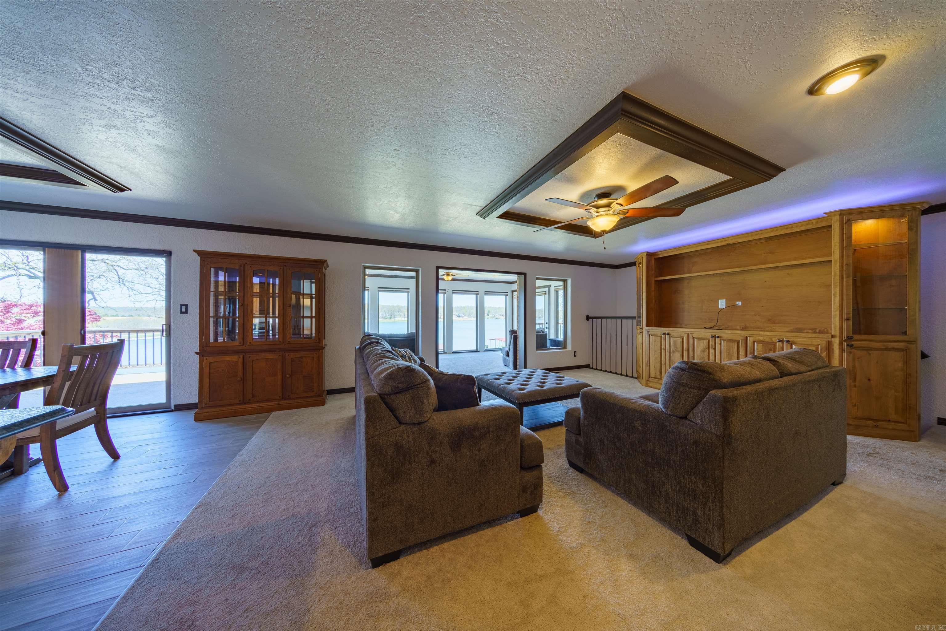 SOUTH SHORE - Residential