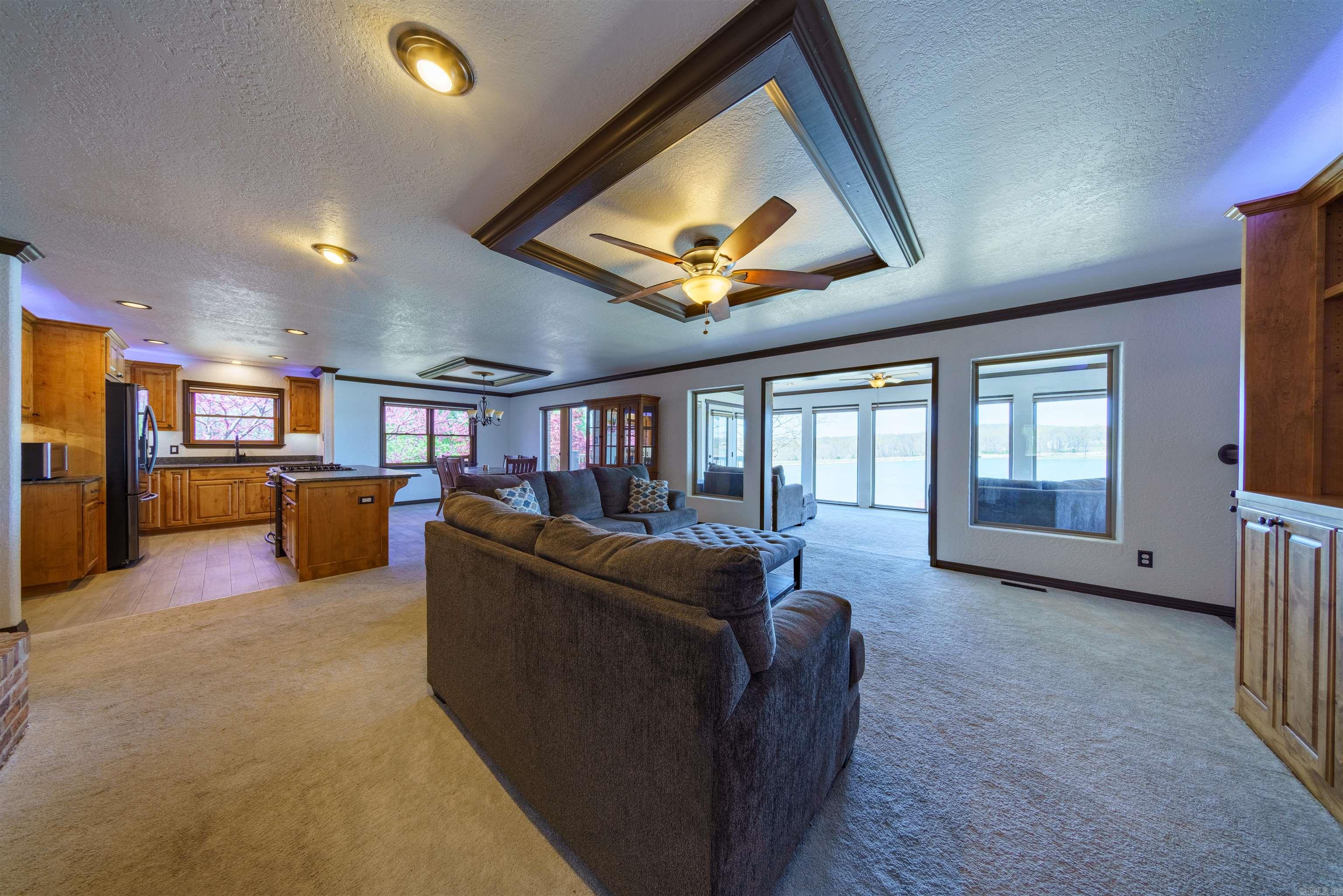 SOUTH SHORE - Residential