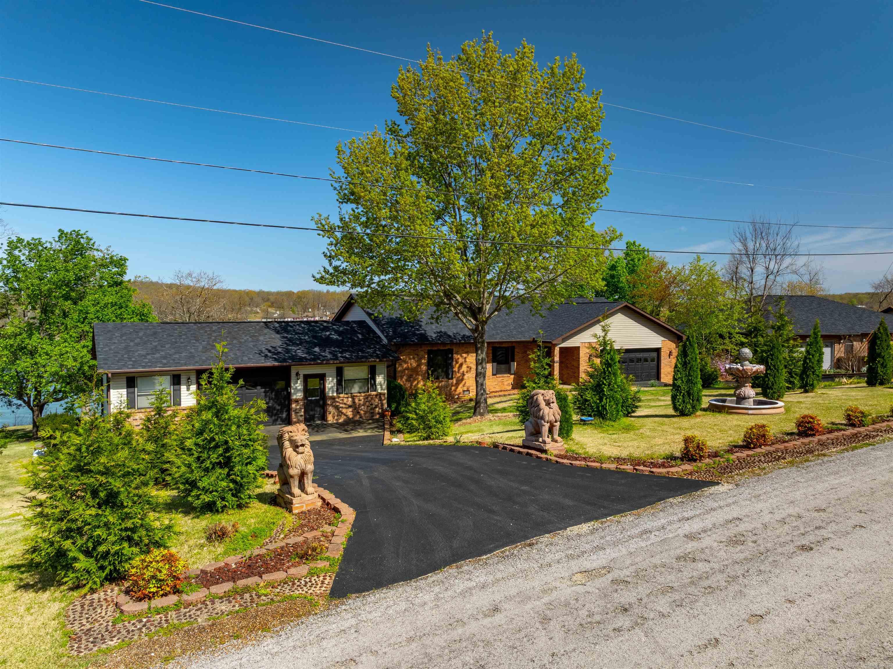 SOUTH SHORE - Residential