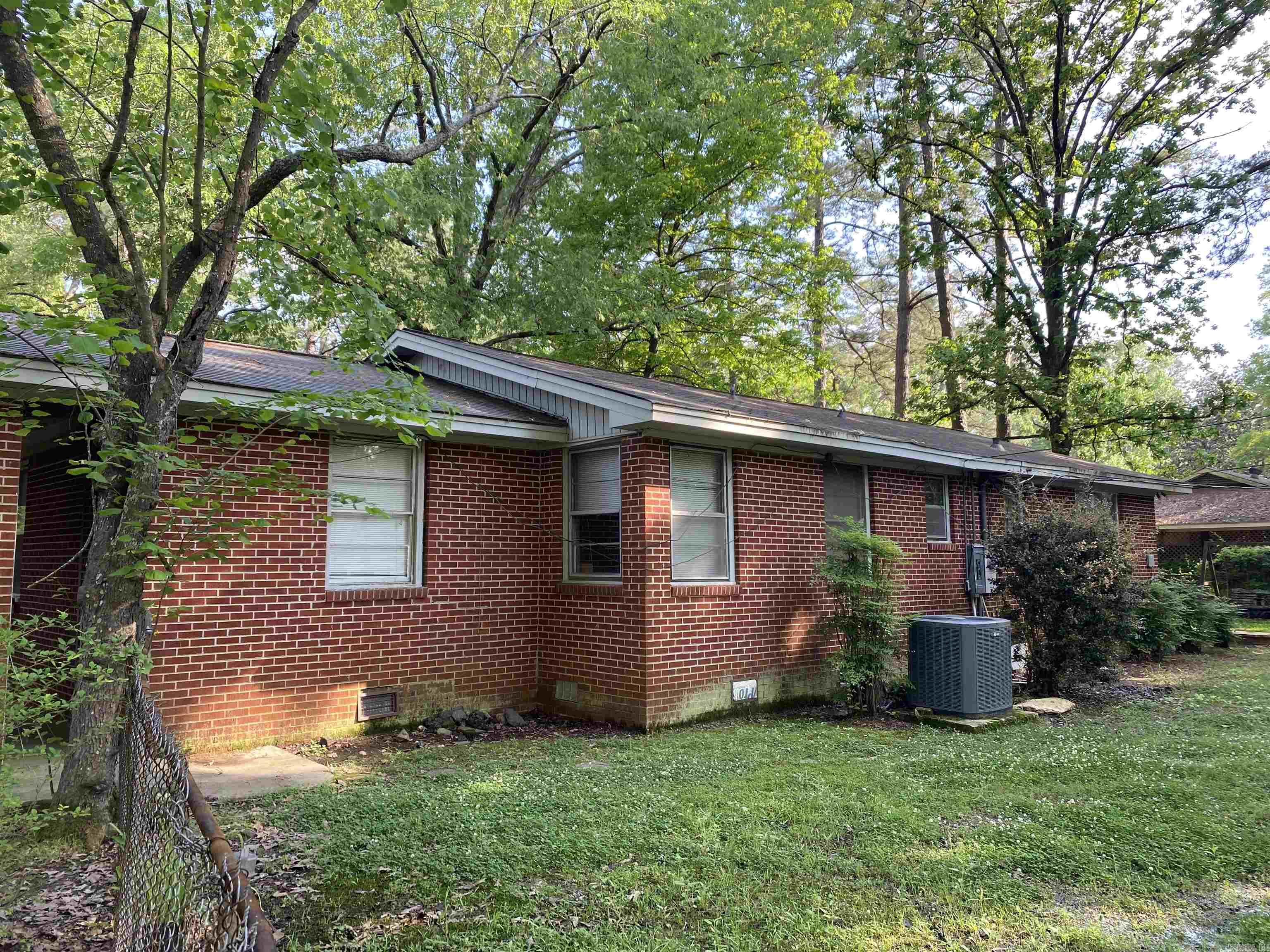 OAKHURST - Residential