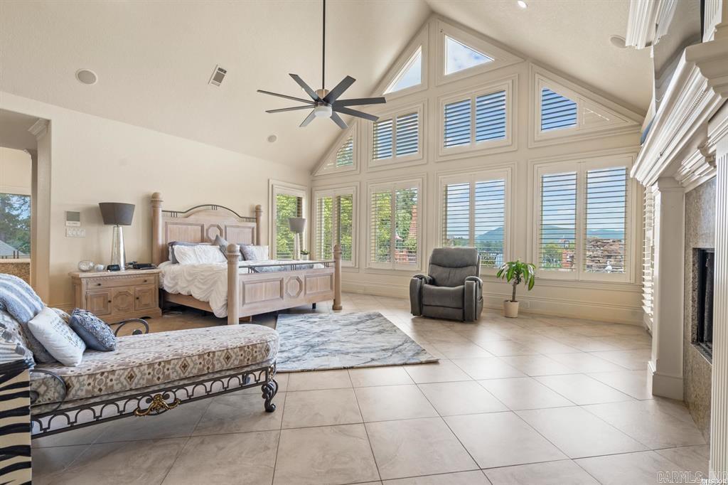 HUNTER HEIGHTS - Residential