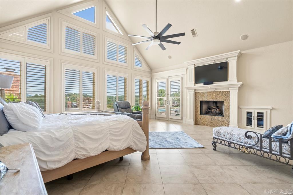 HUNTER HEIGHTS - Residential