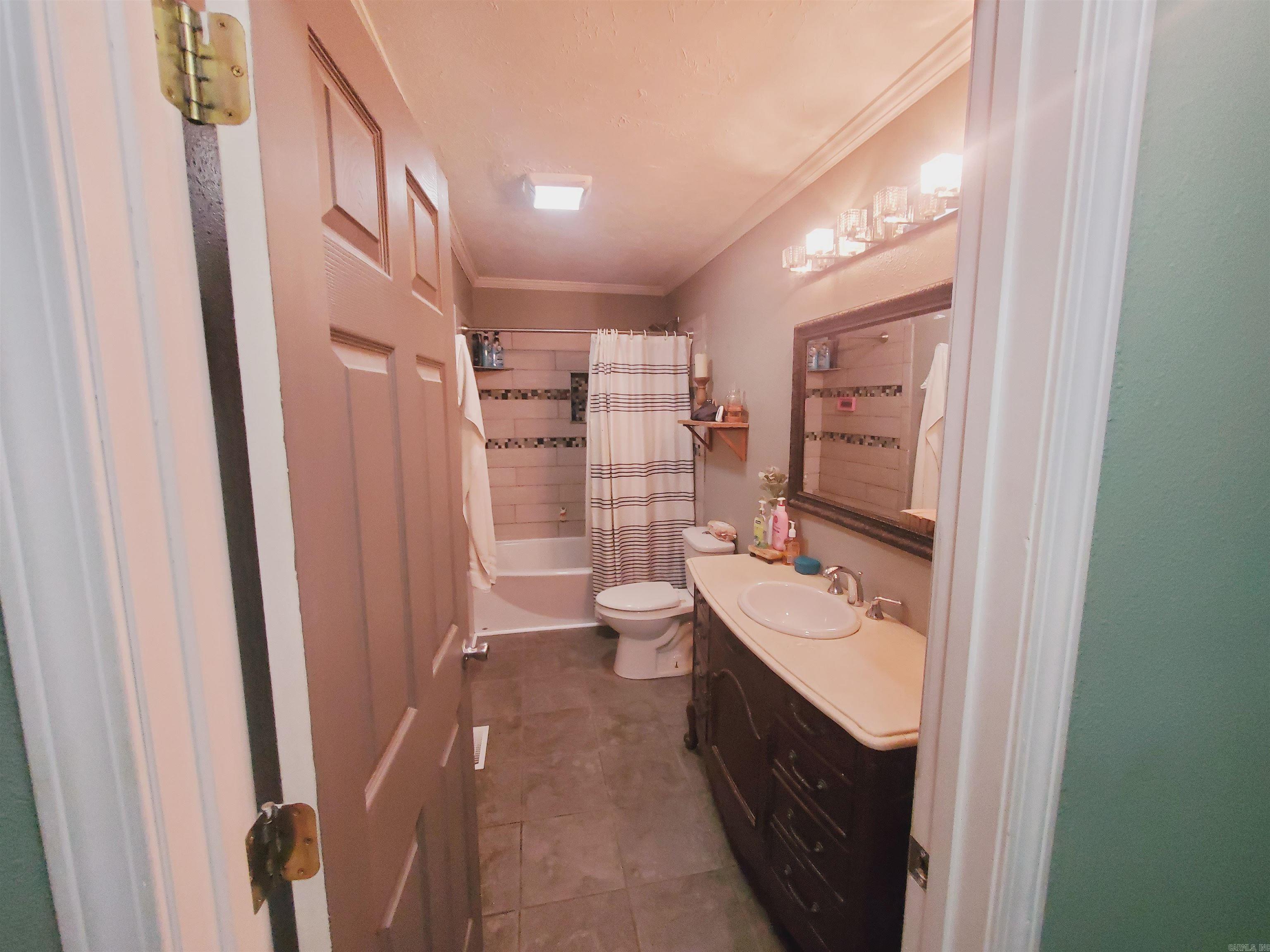 M&B PIGGOTT 2-20-8 - Residential