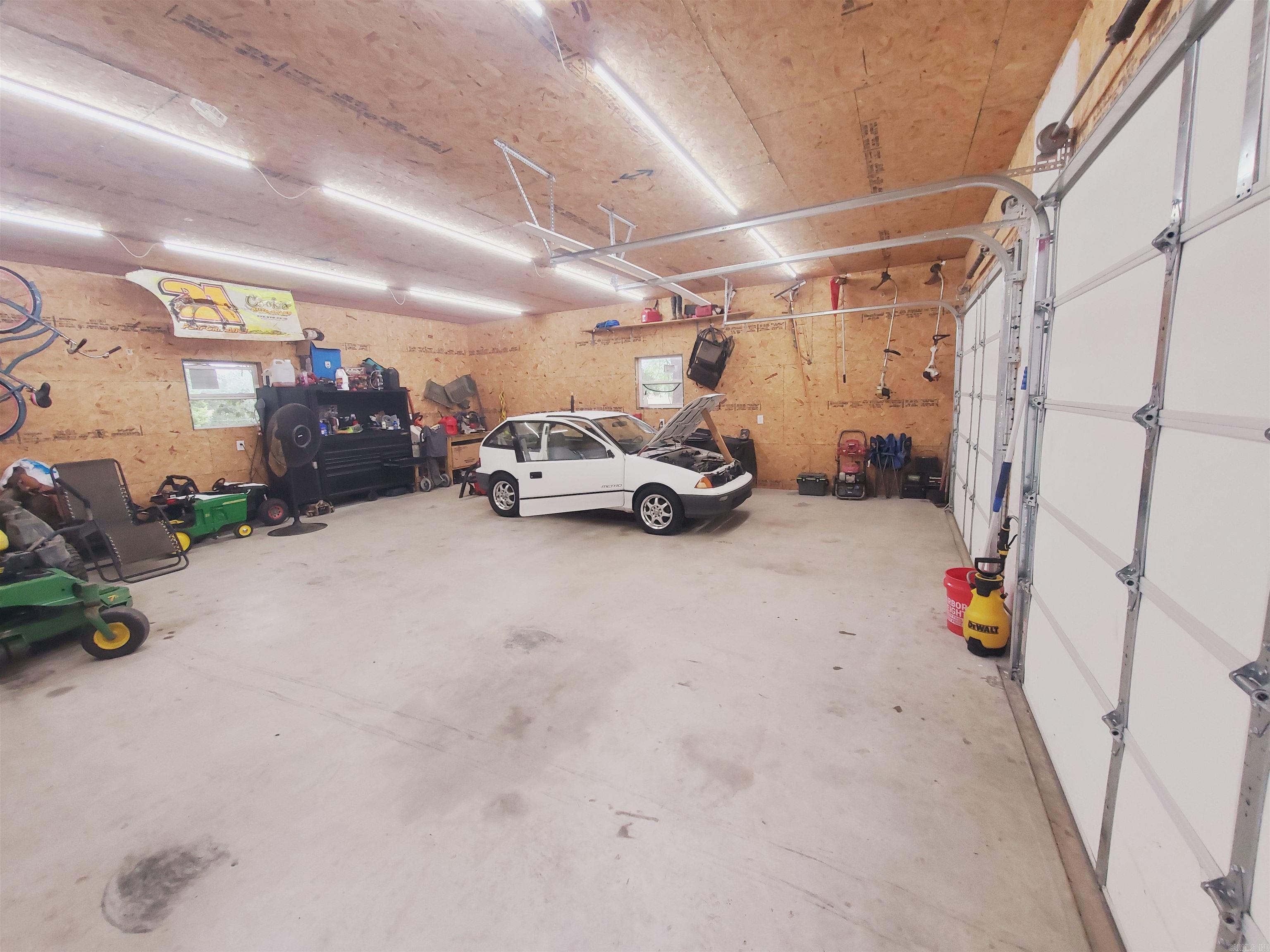 M&B PIGGOTT 2-20-8 - Residential