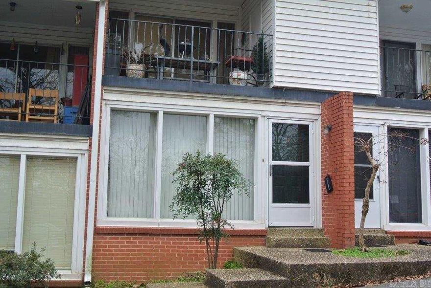 This must see 1 bed 1 bath is ready for occupancy! It comes complete with stove, dishwasher, refrigerator and ceiling fan. The outside view is awesome!