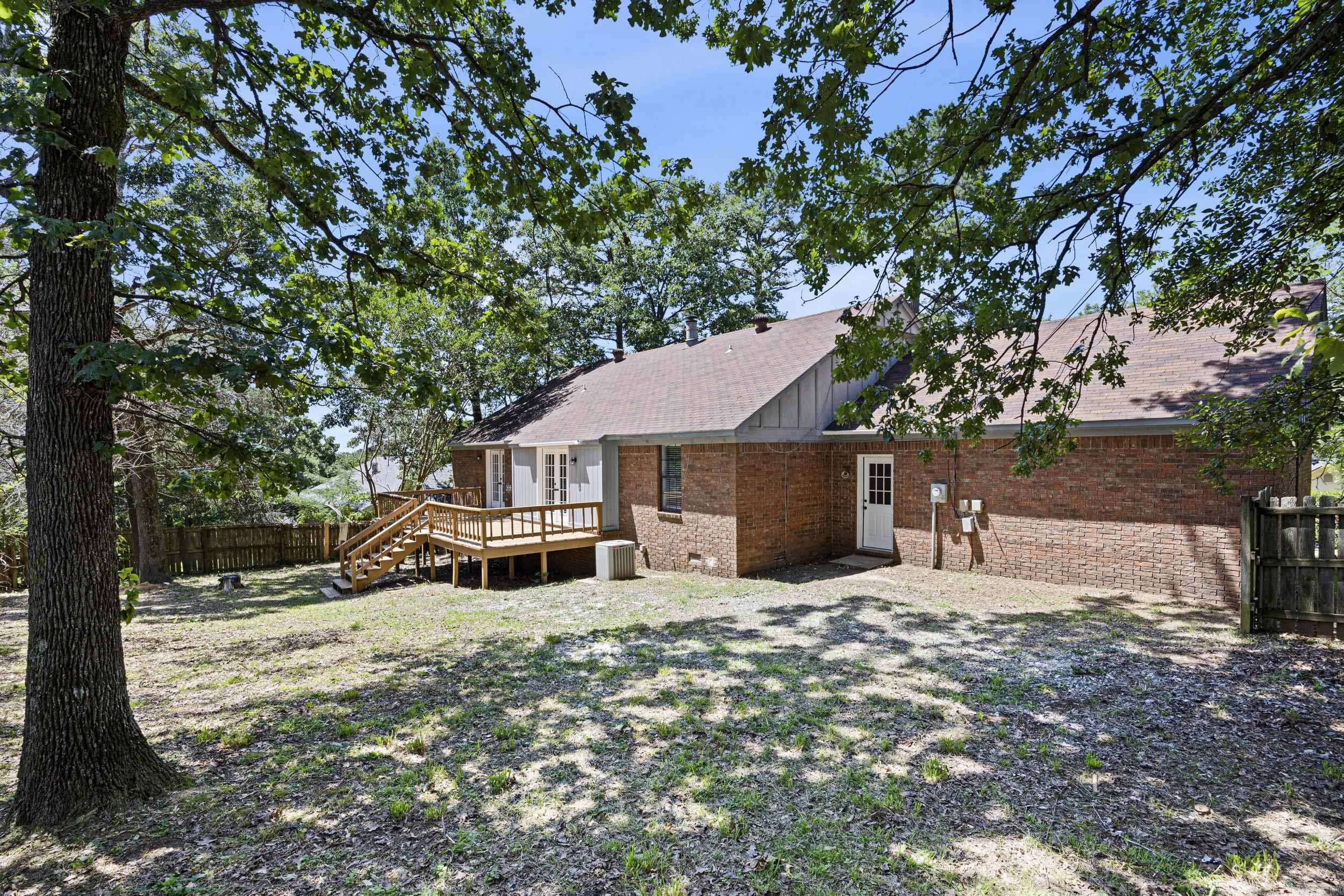 NORTHRIDGE - Residential