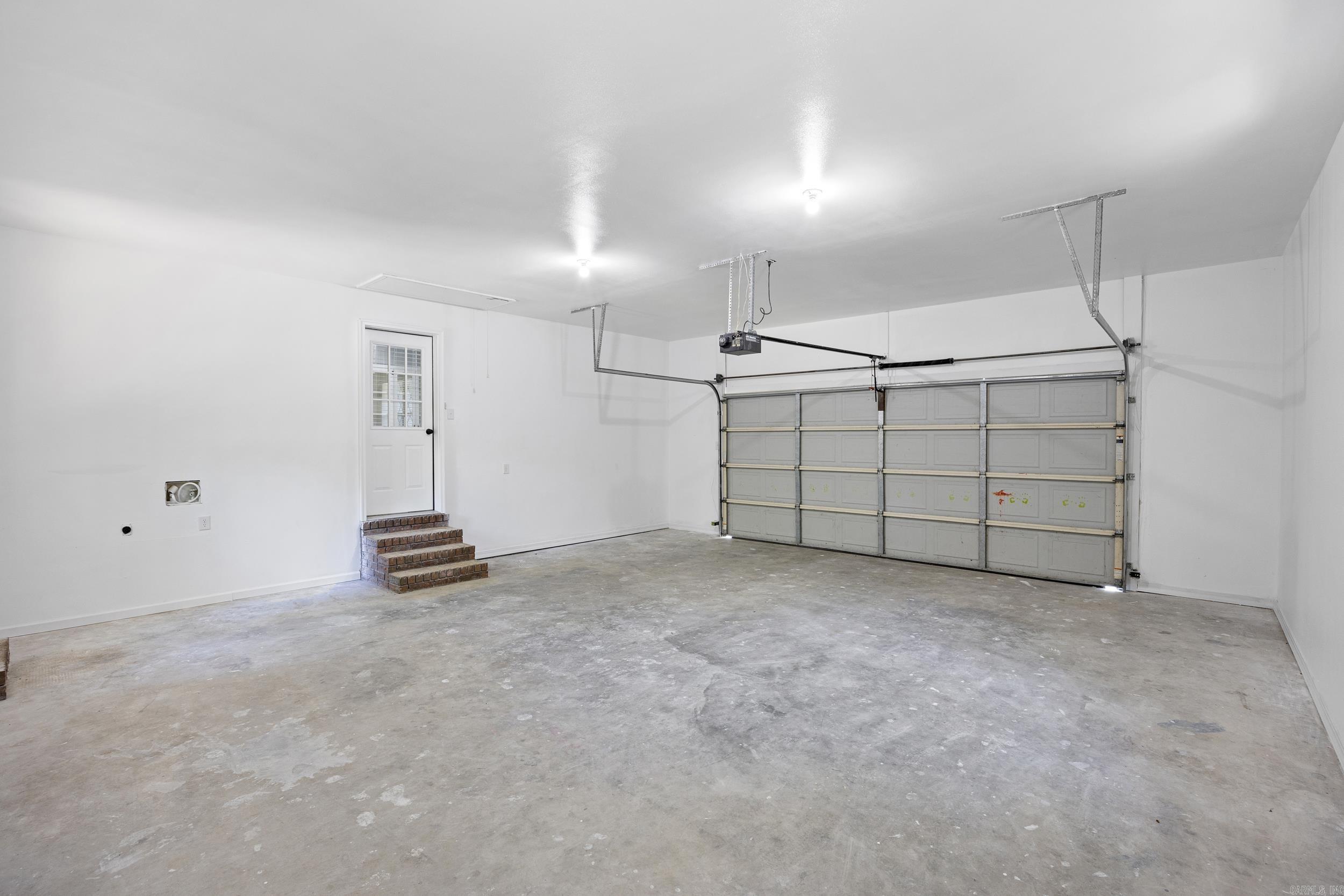 NORTHRIDGE - Residential