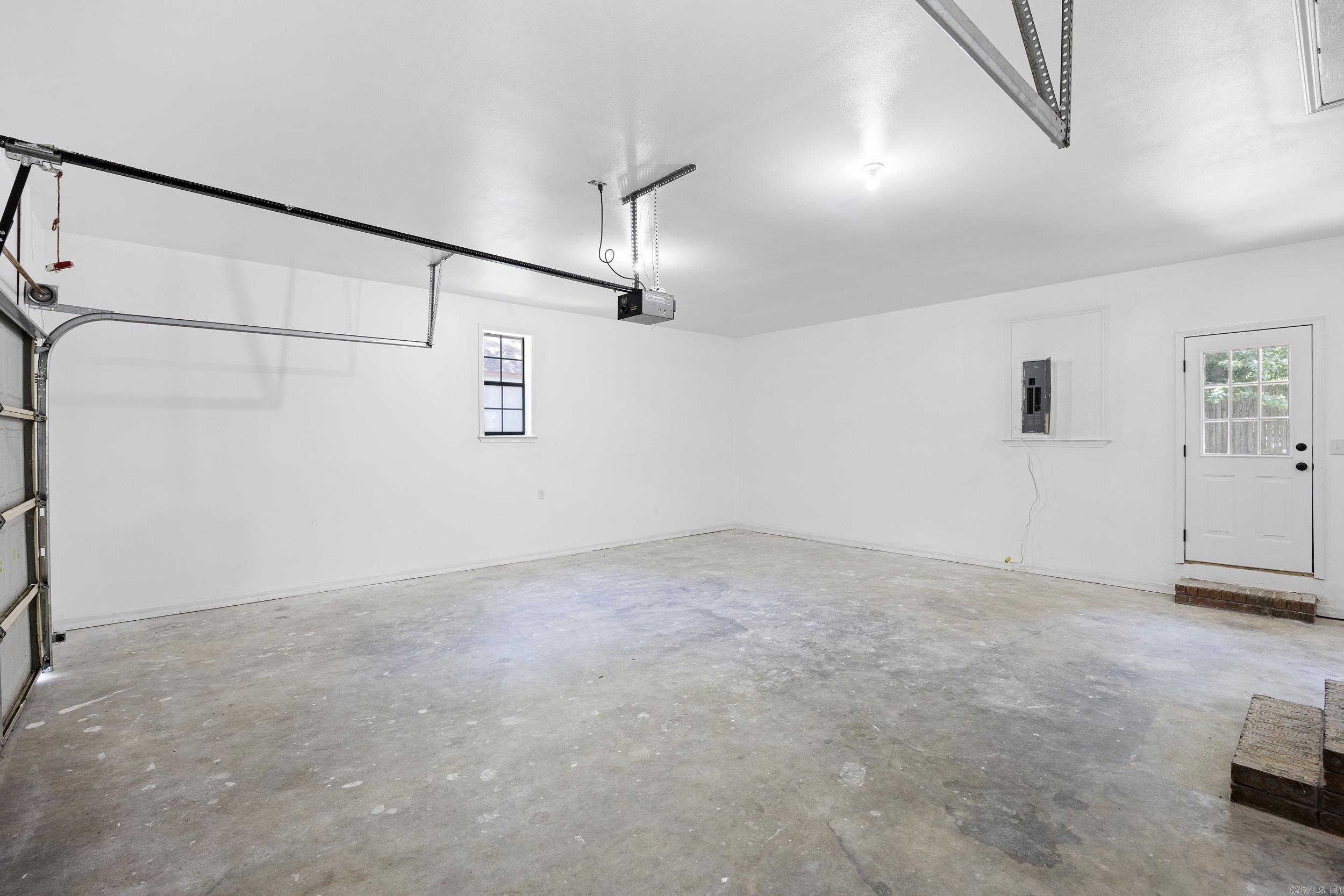 NORTHRIDGE - Residential