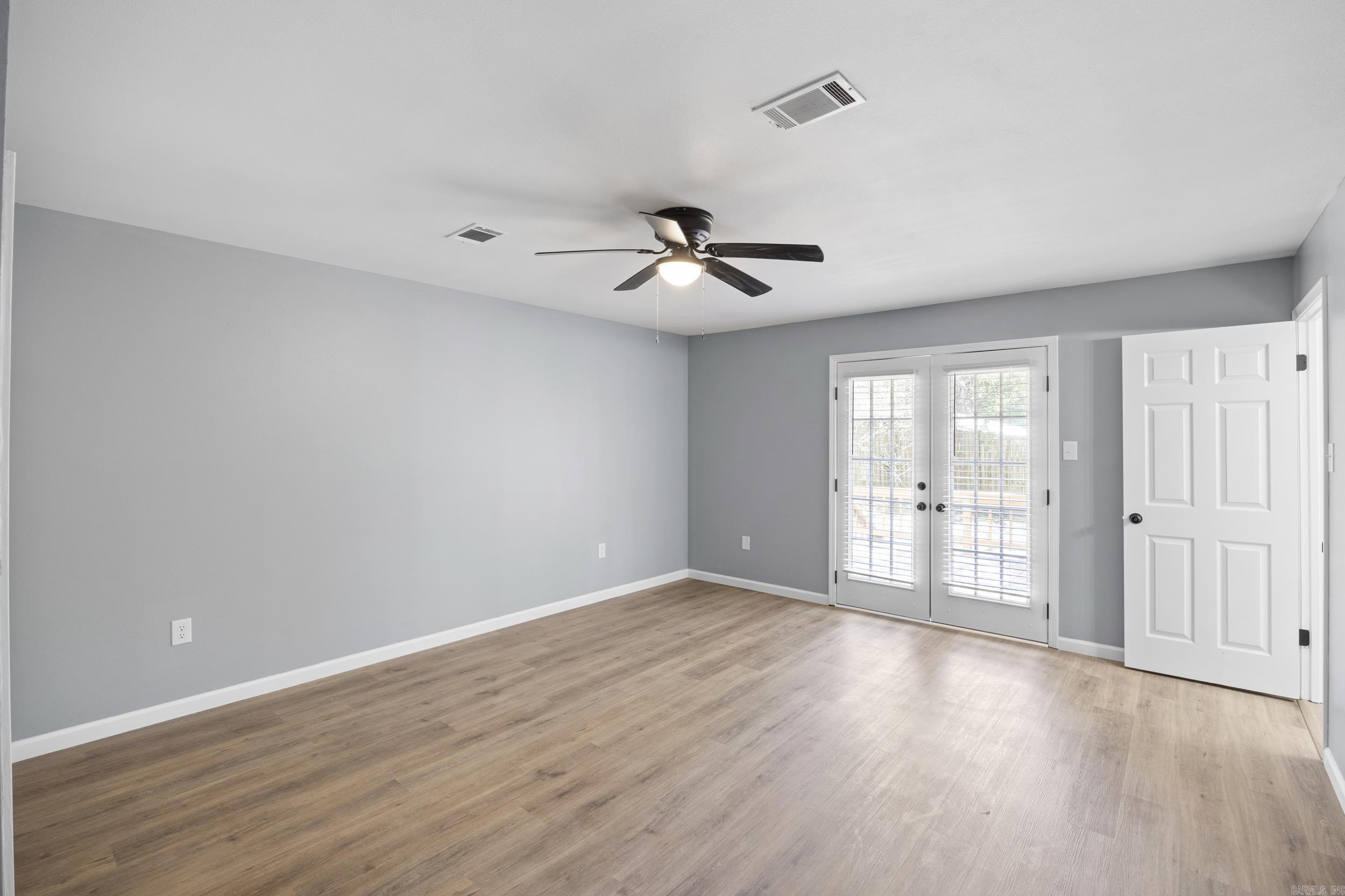 NORTHRIDGE - Residential