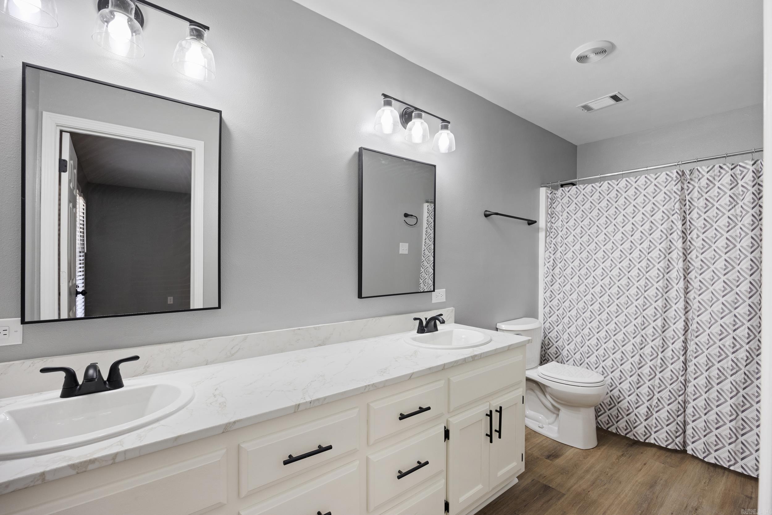 NORTHRIDGE - Residential