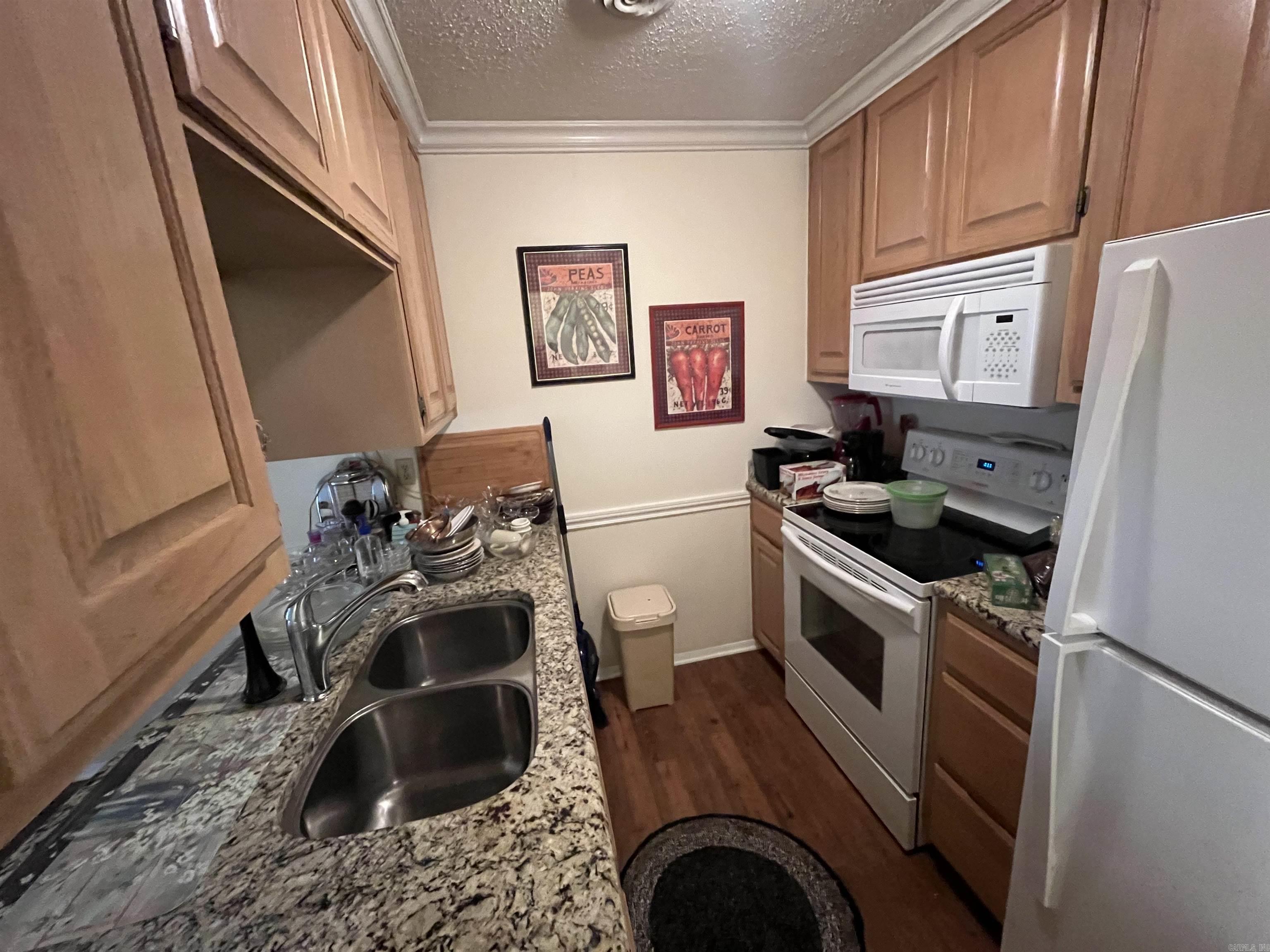 LAKEWOOD HILLS CONDO - Residential
