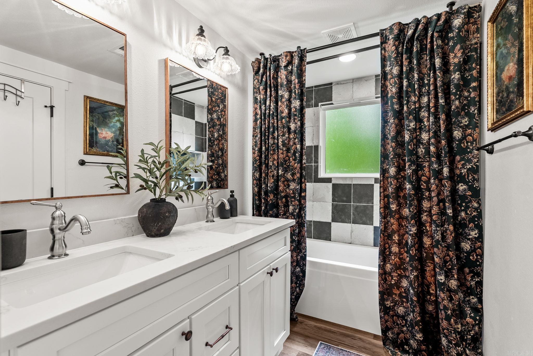 MORGAN MANOR - Residential