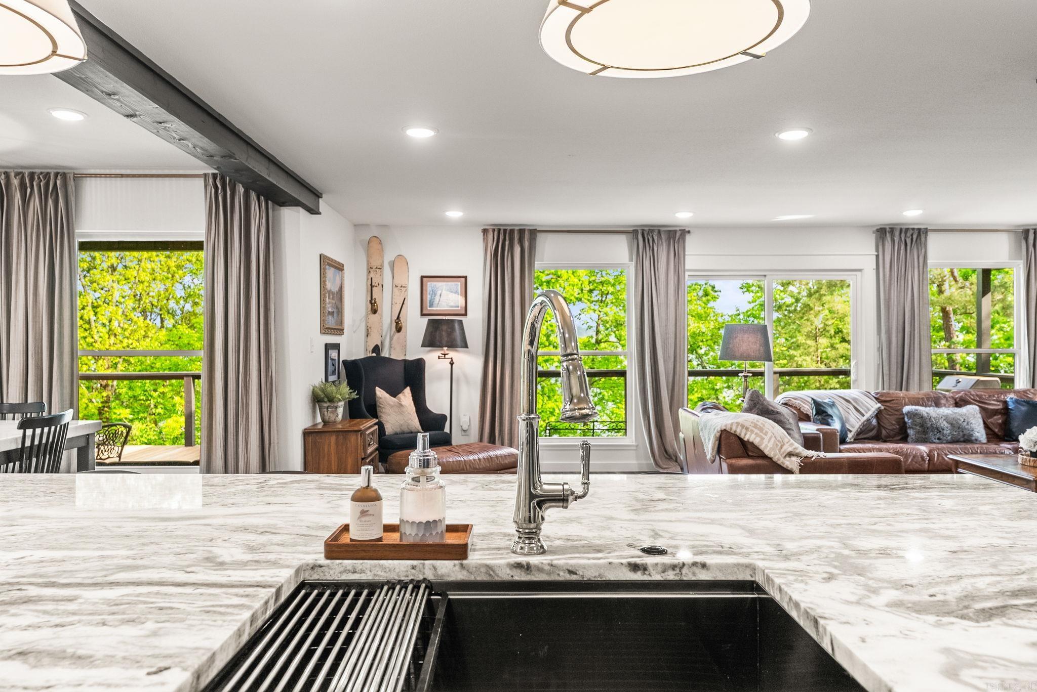 MORGAN MANOR - Residential