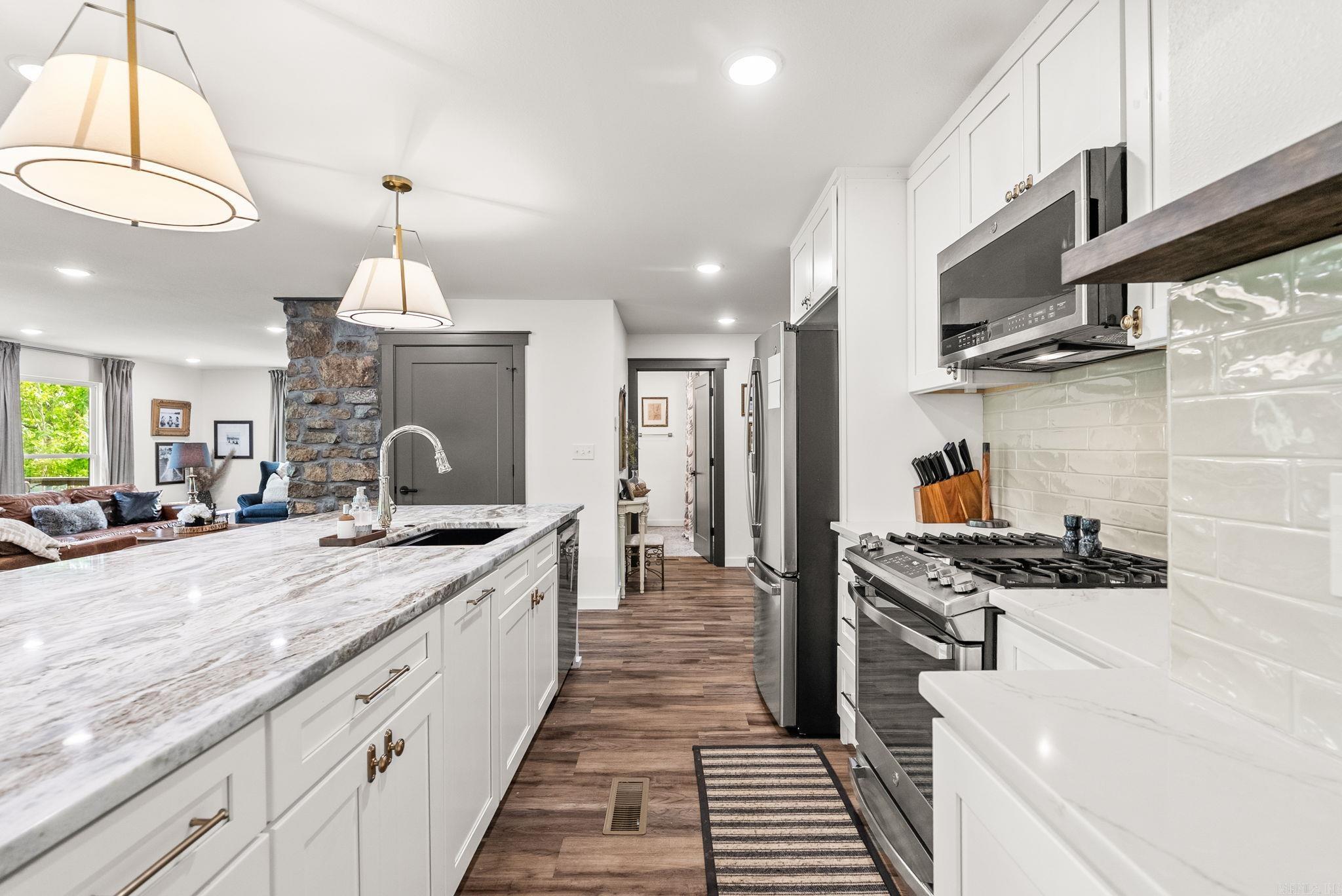 MORGAN MANOR - Residential