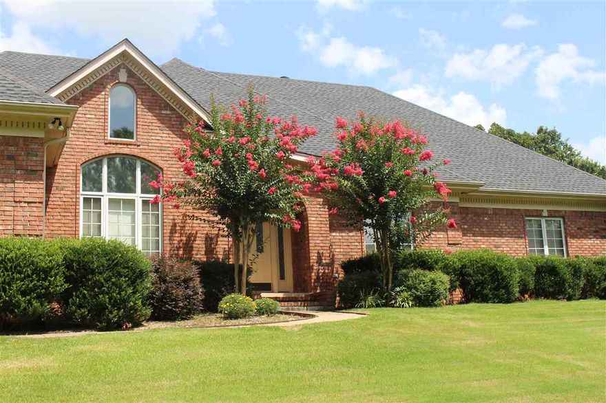 Located in the prestigious Pippinpost Subdivision. This is a great buy! Beautifully landscaped with inground pool! Spacious home, built-in hutch and computer desk in kitchen, 2 living areas, large kitchen, bonus room over garage, 2 gas log fireplaces, 3 car garage...what else could you want?  THIS IS IT... Call us today for your personal showing!