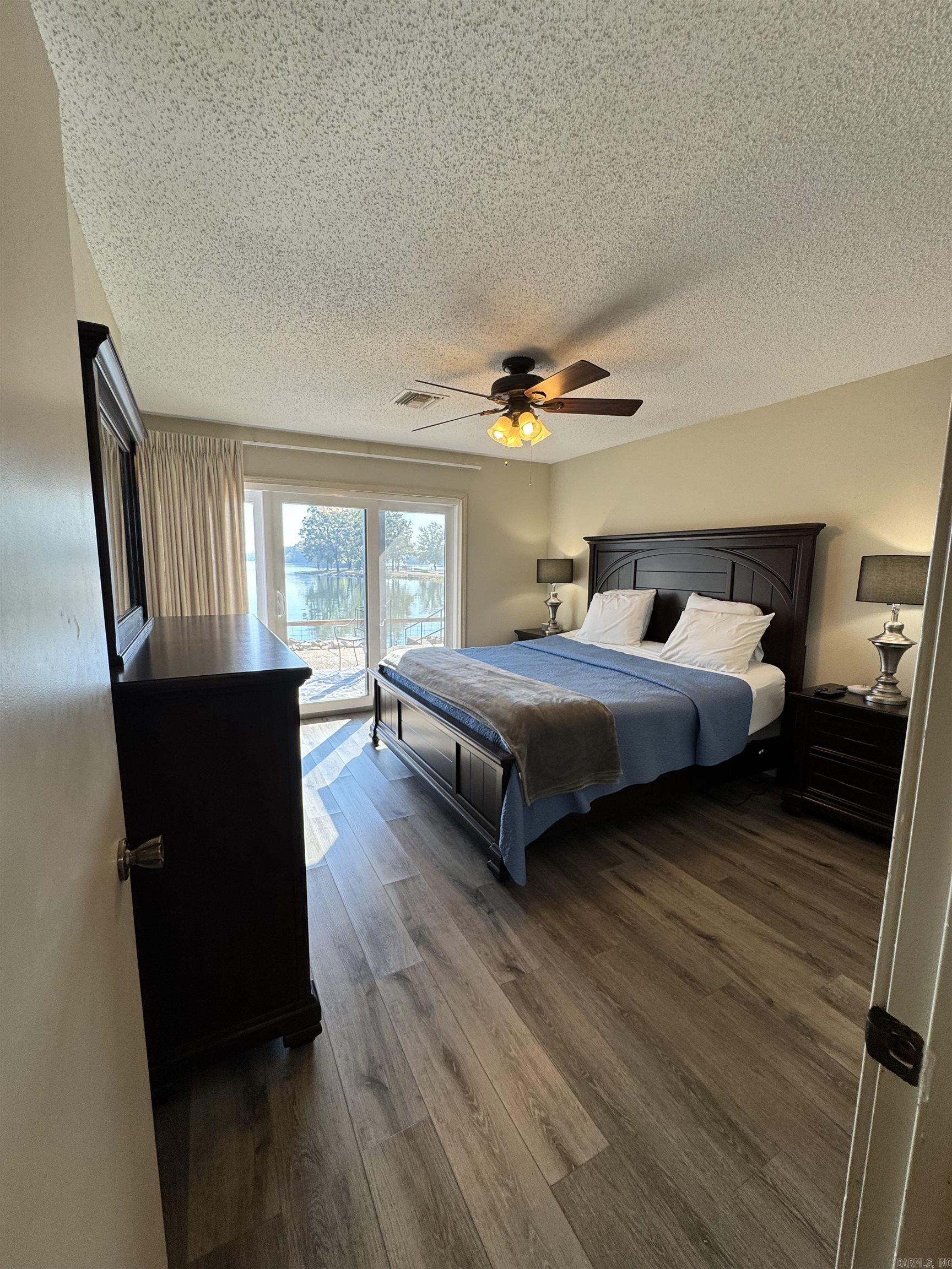 EMERALD ISLE HPR - Residential Lease