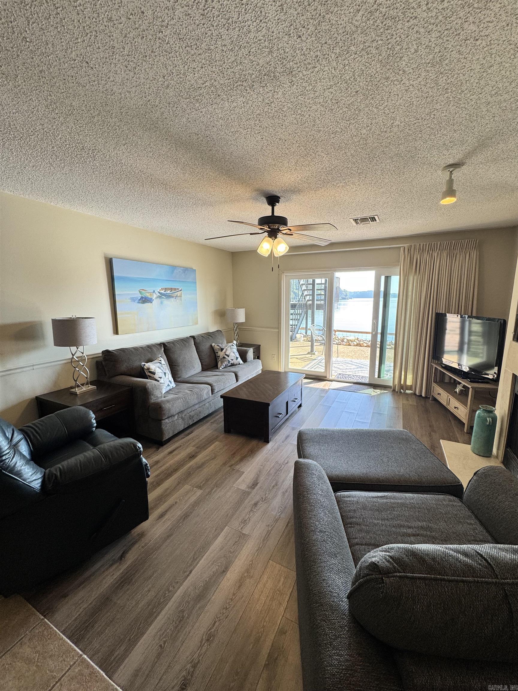 EMERALD ISLE HPR - Residential Lease