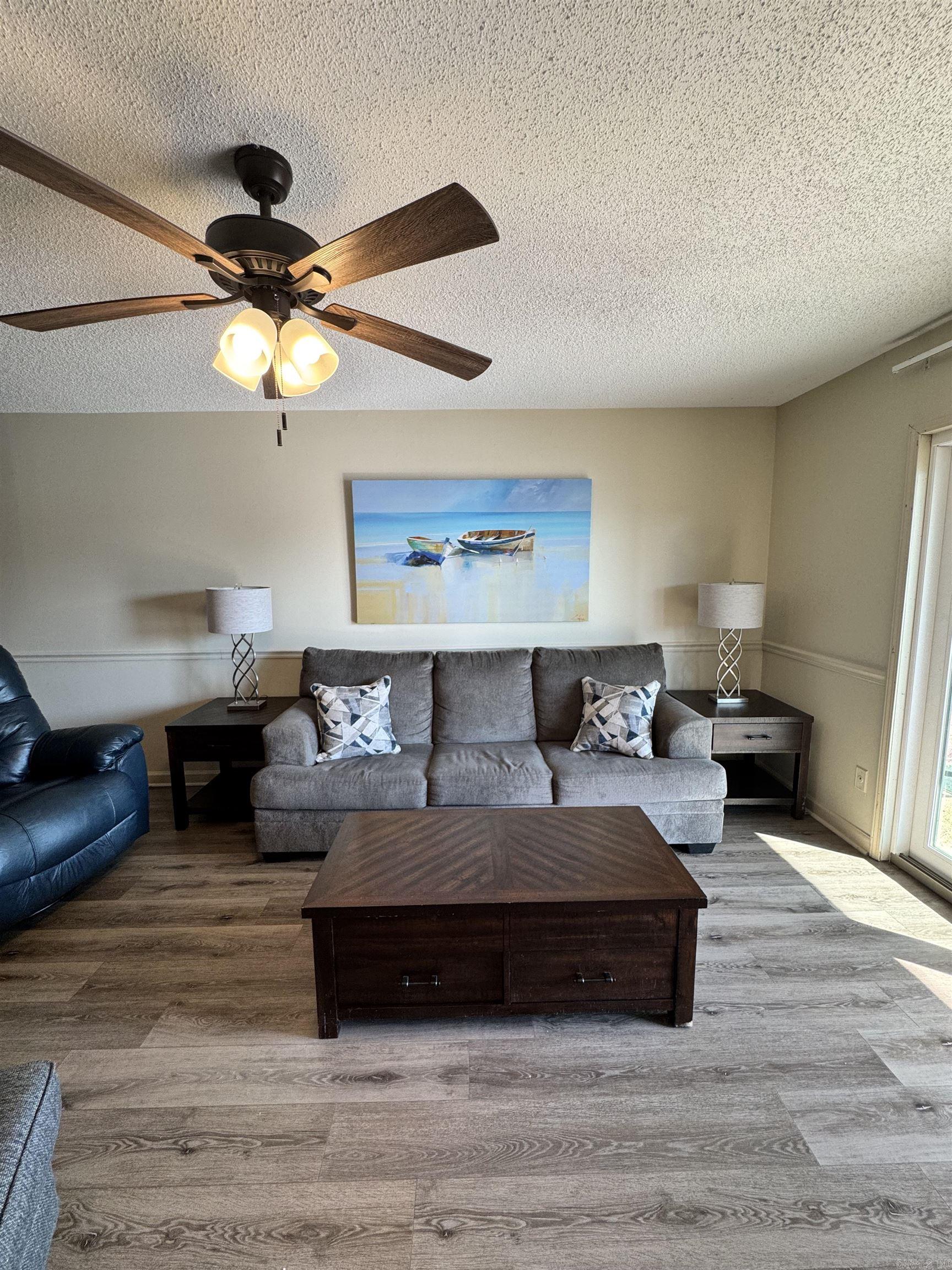 EMERALD ISLE HPR - Residential Lease