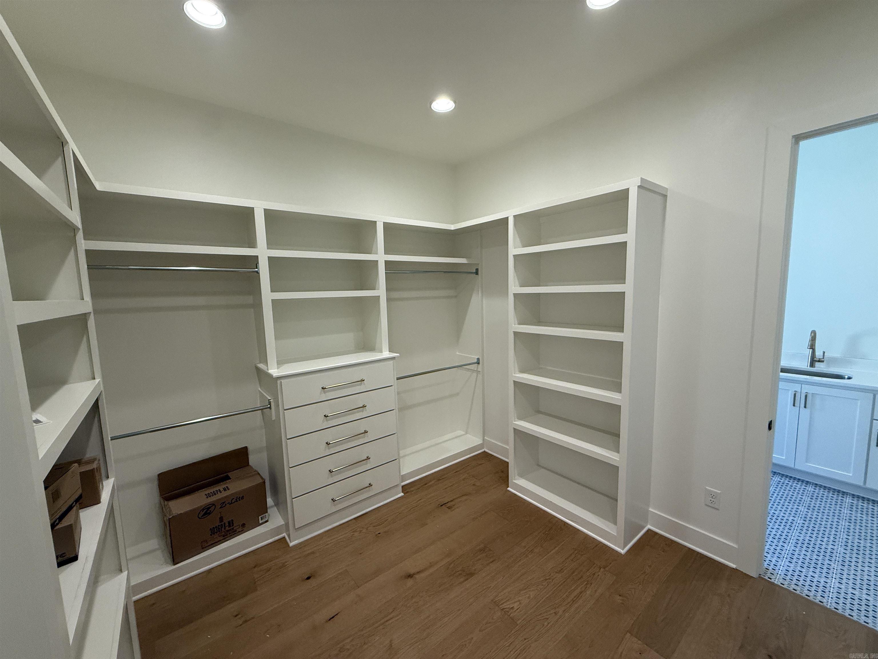 CHENAL VALLEY ABINGTON COURT - Residential