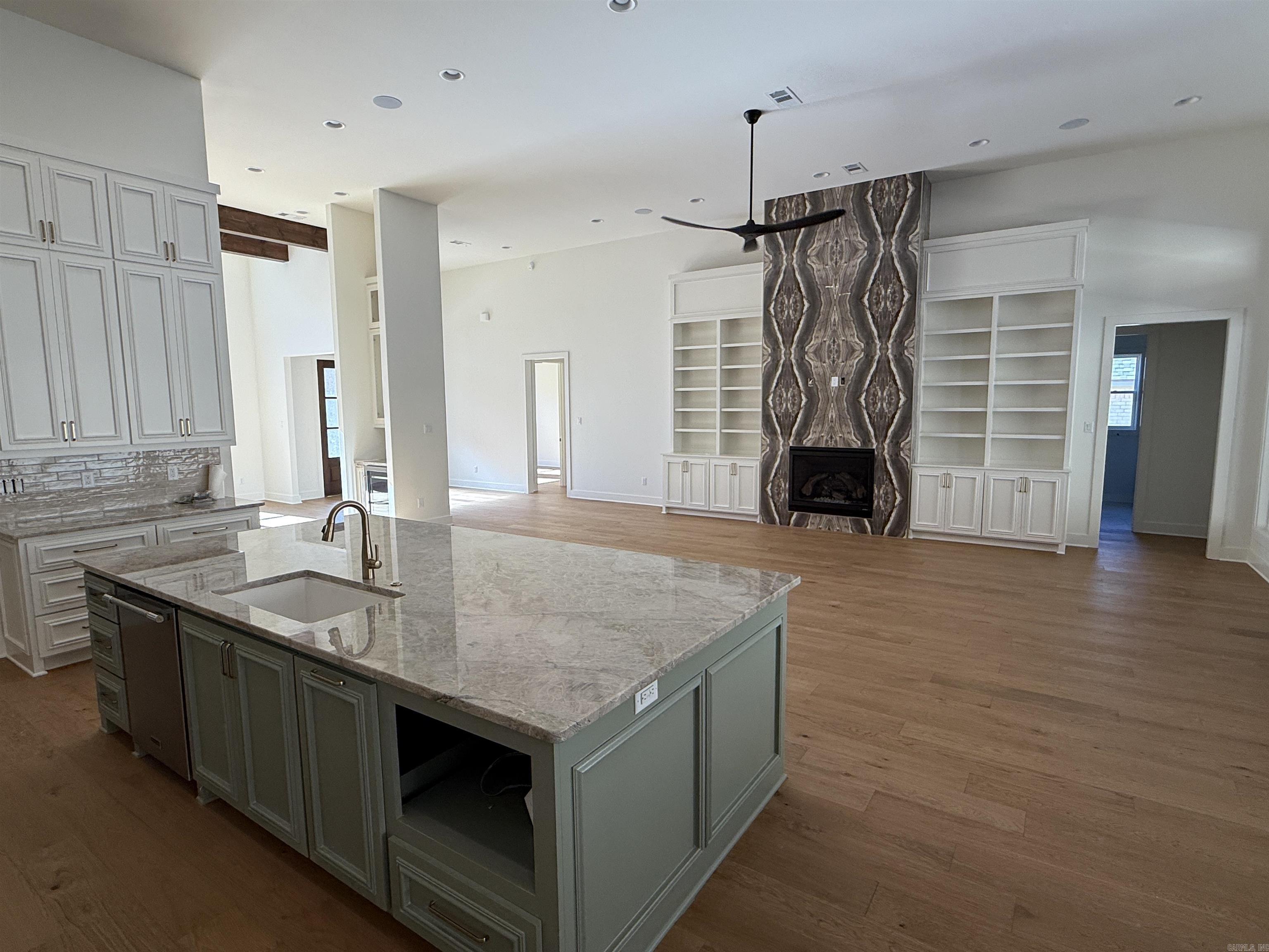 CHENAL VALLEY ABINGTON COURT - Residential