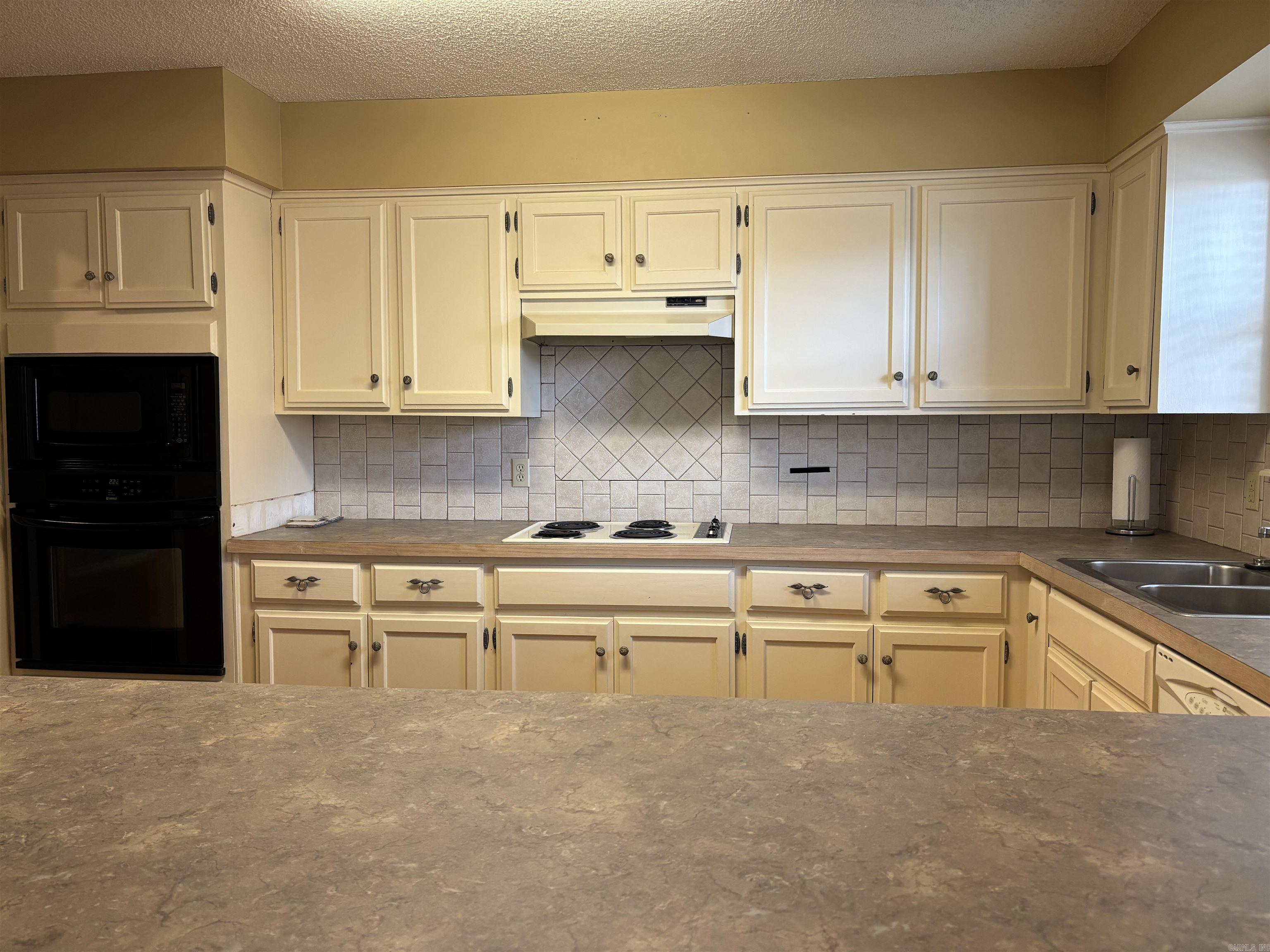 CEDAR CREST - Residential