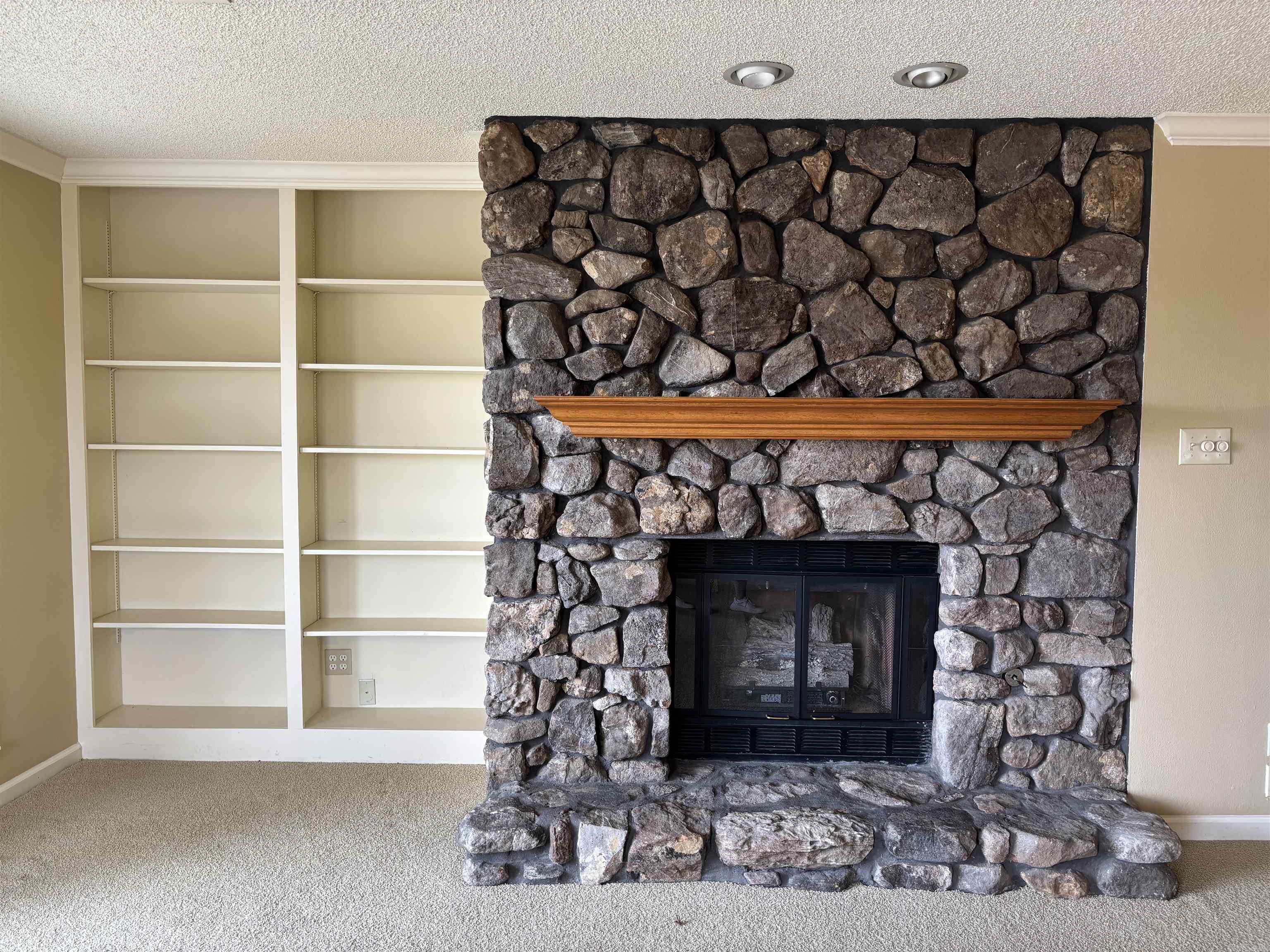 CEDAR CREST - Residential