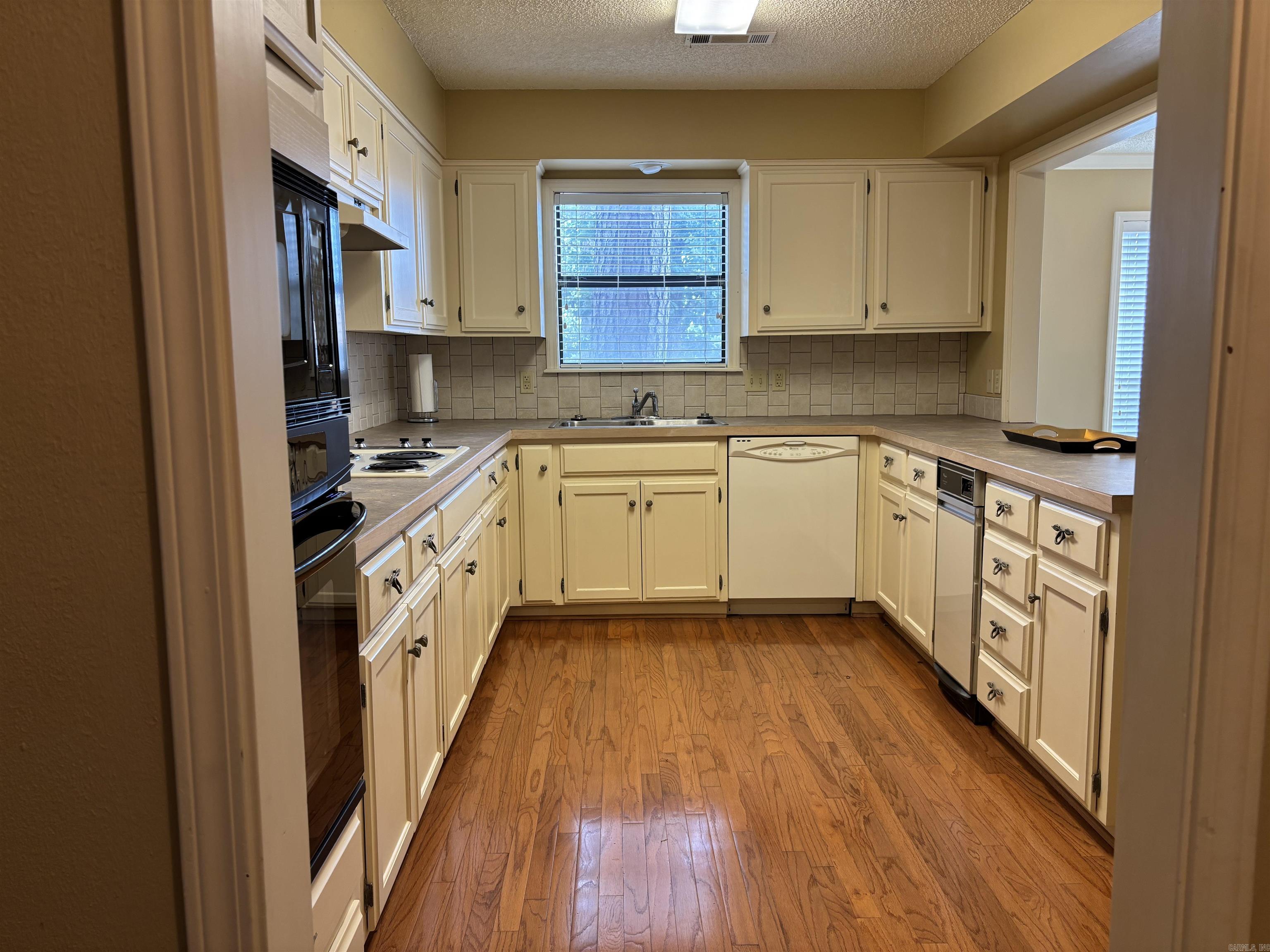 CEDAR CREST - Residential