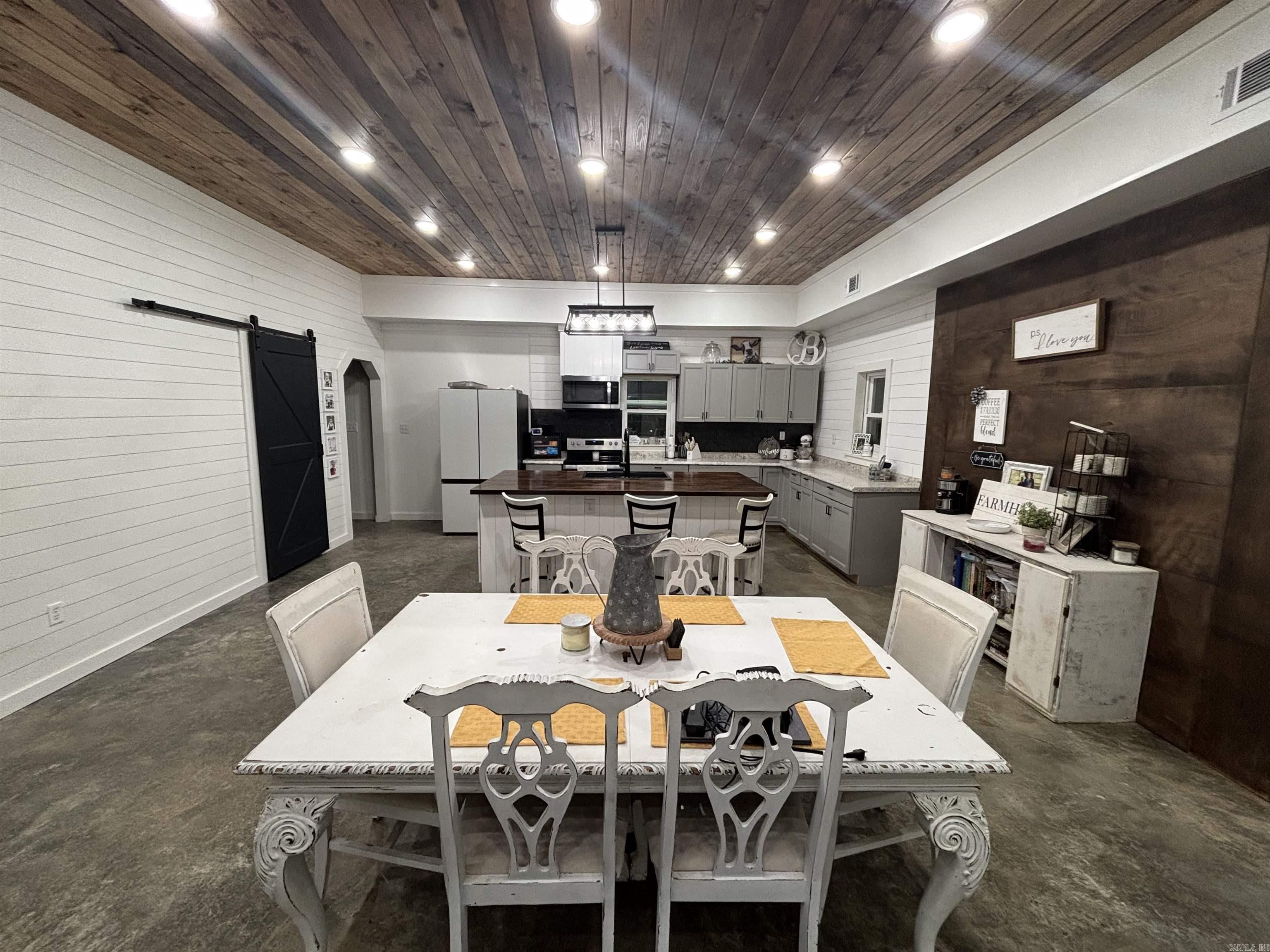 LITTLE BLAKELY - Residential