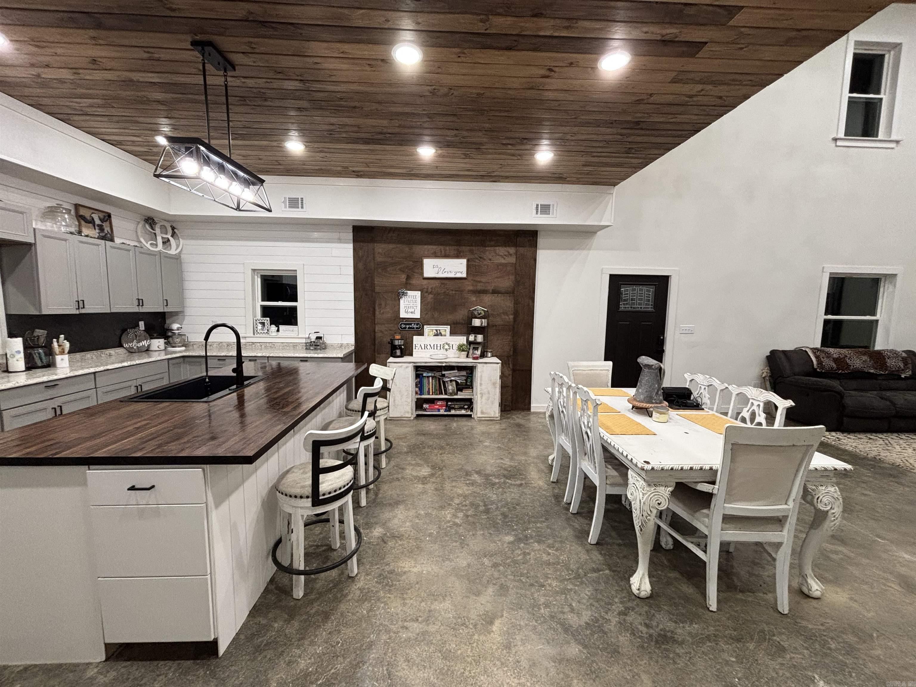 LITTLE BLAKELY - Residential