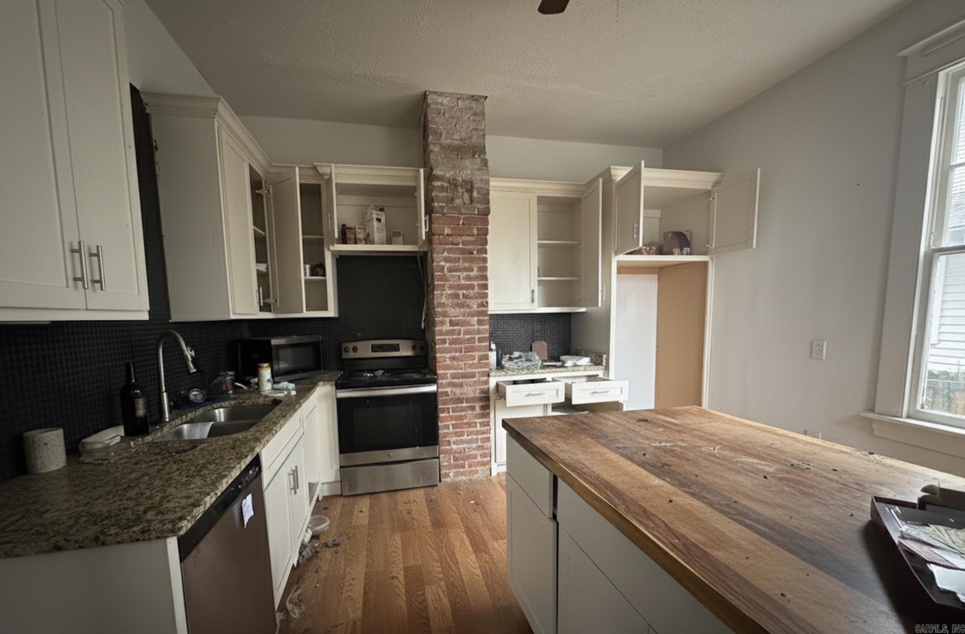 Weldon E Wrights - Residential