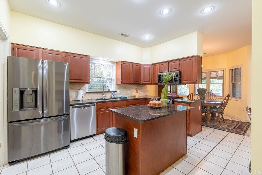 VINEGAR HILL  (H.P.R.) - Residential