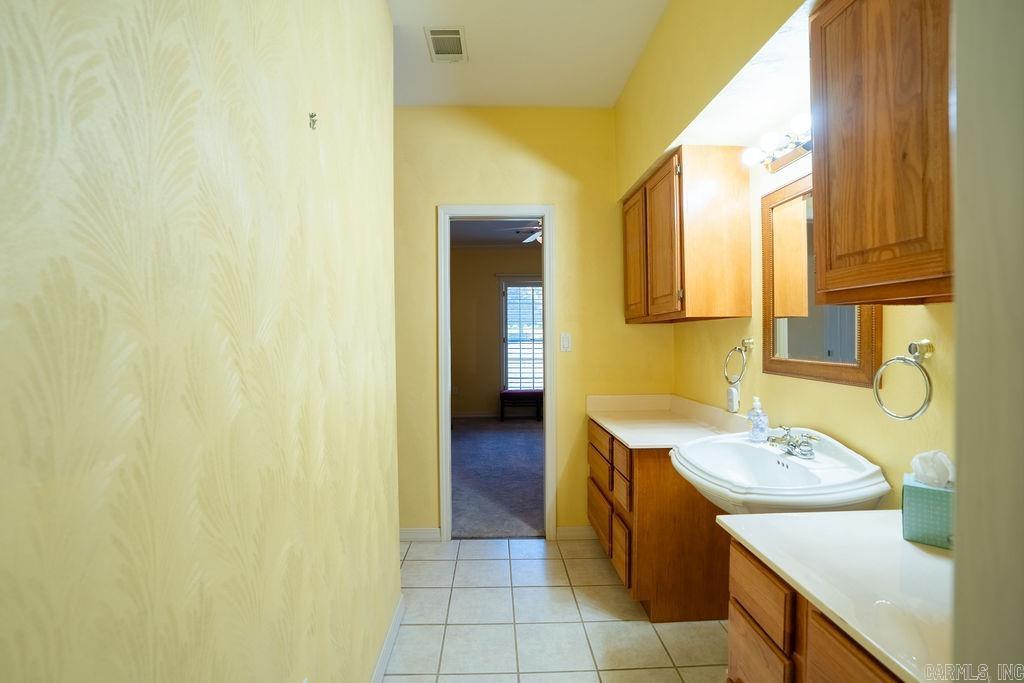 VINEGAR HILL  (H.P.R.) - Residential