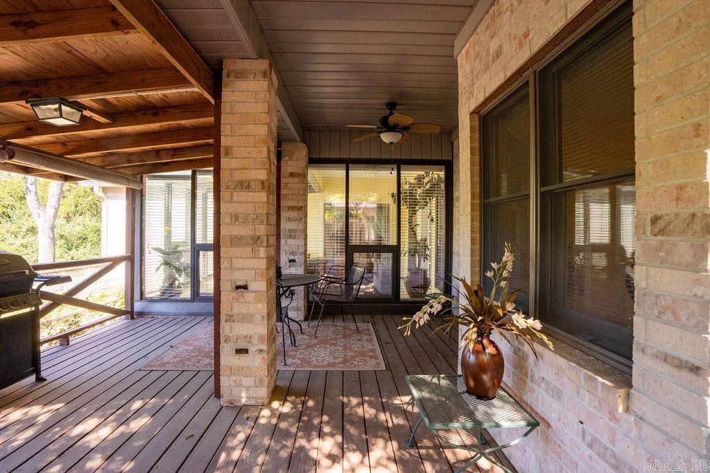 VINEGAR HILL  (H.P.R.) - Residential